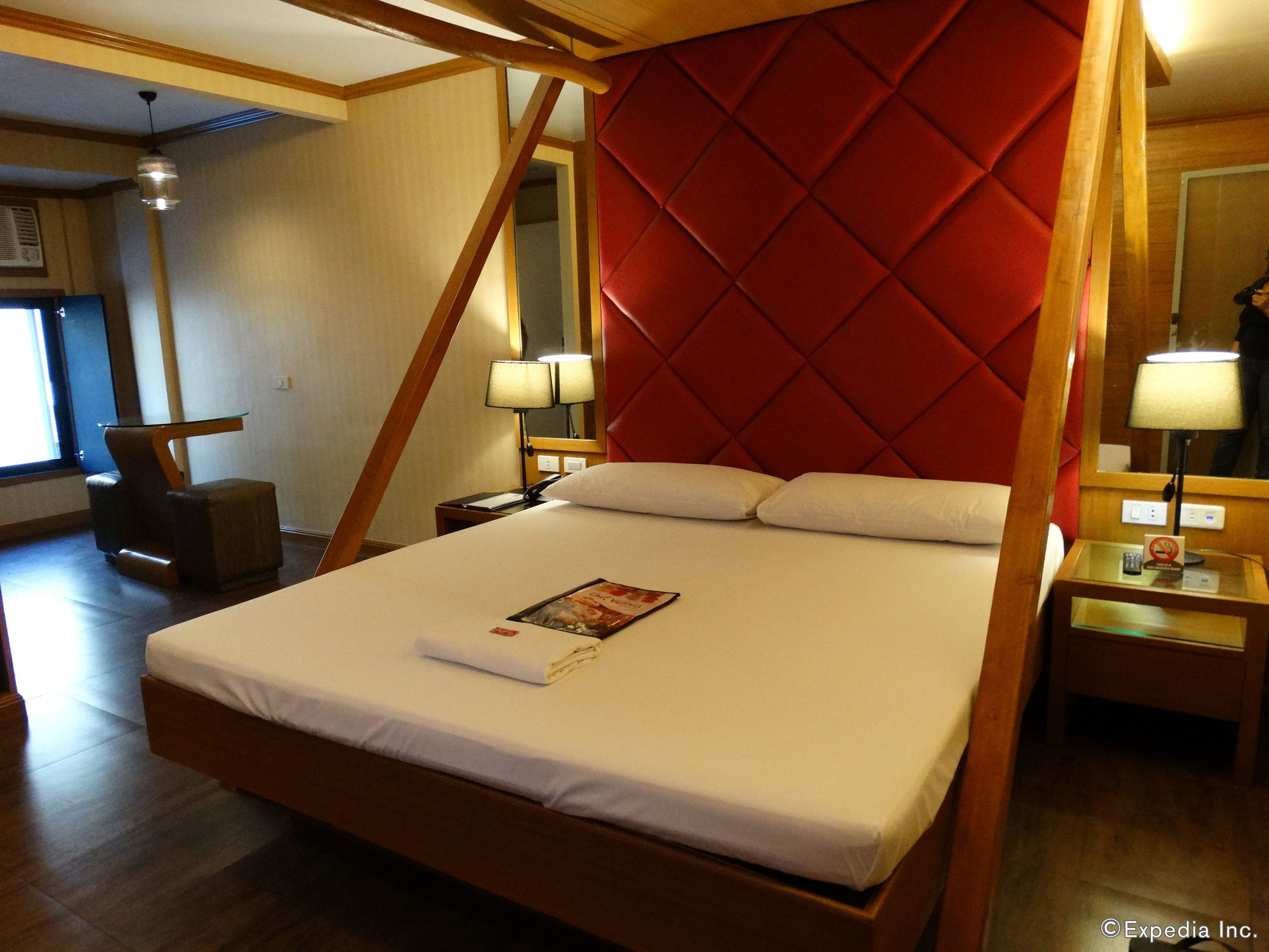 Victoria Court Cuneta Motorist Lodge