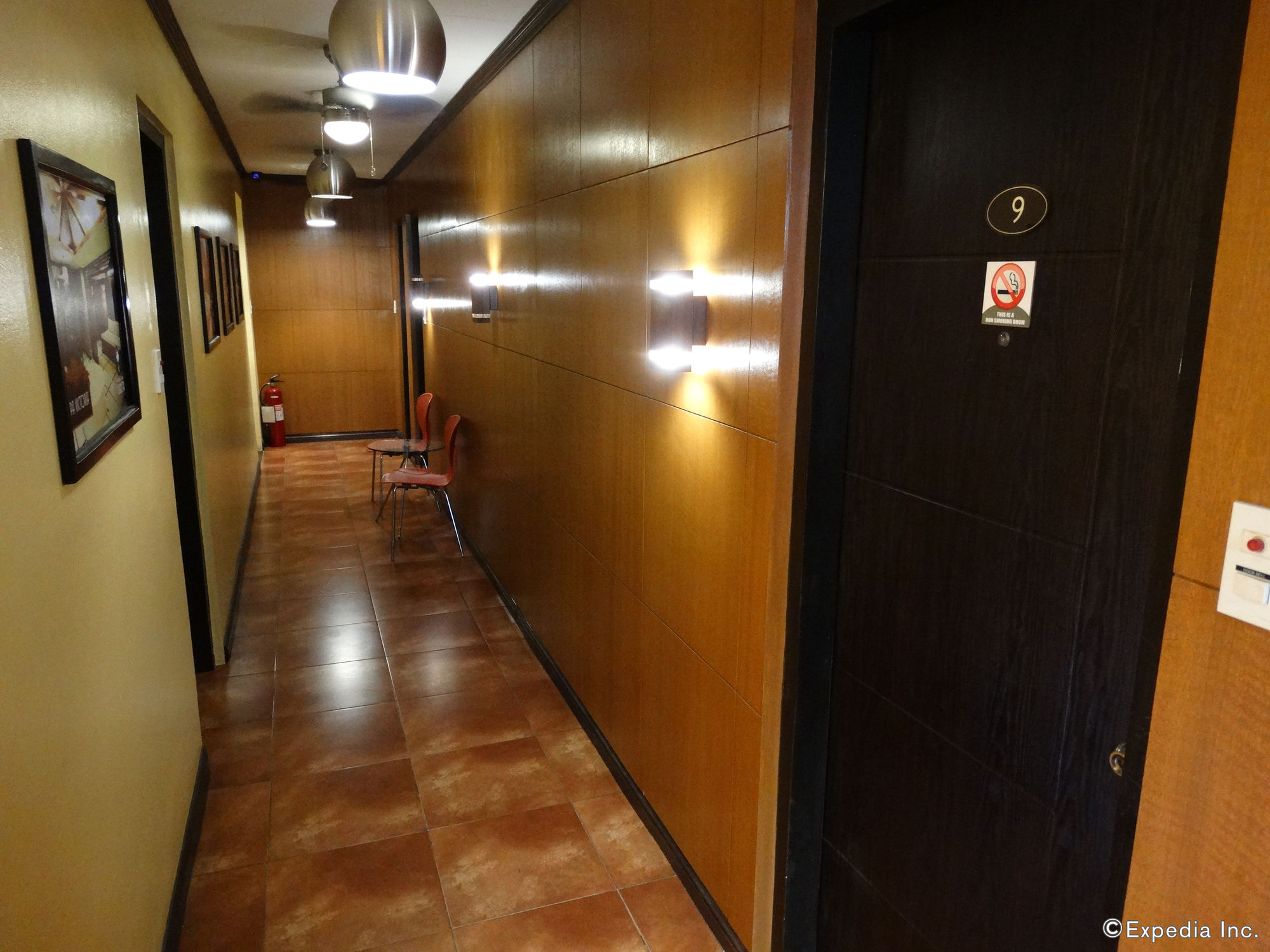Victoria Court Cuneta Motorist Lodge