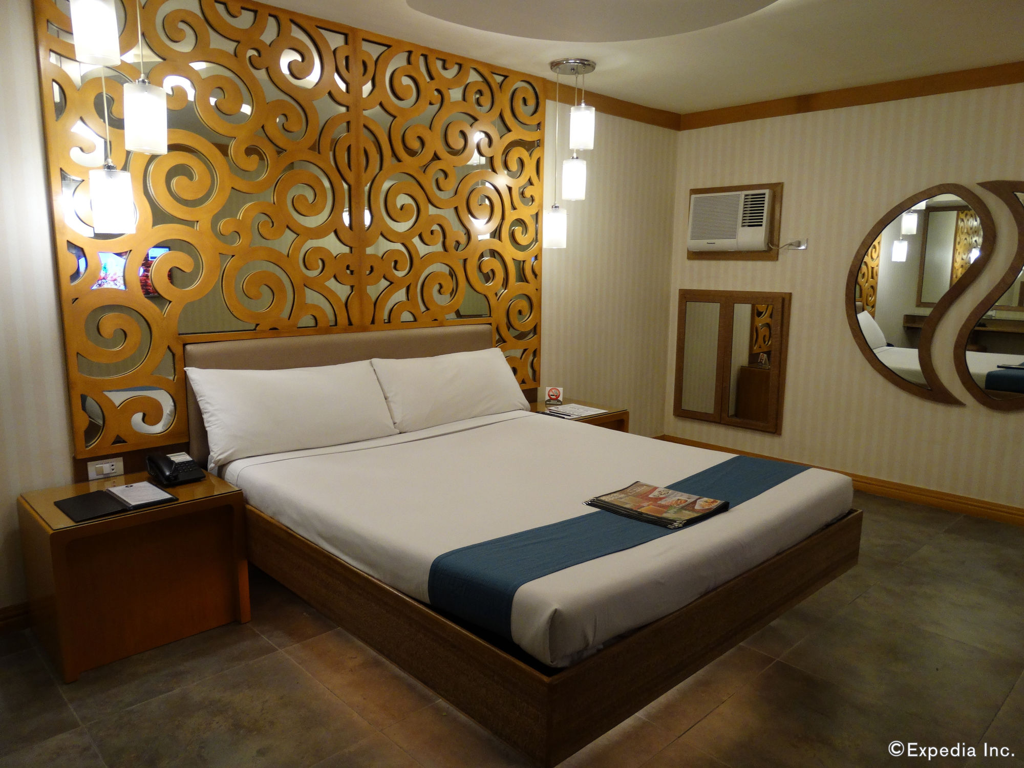 Victoria Court Cuneta Motorist Lodge