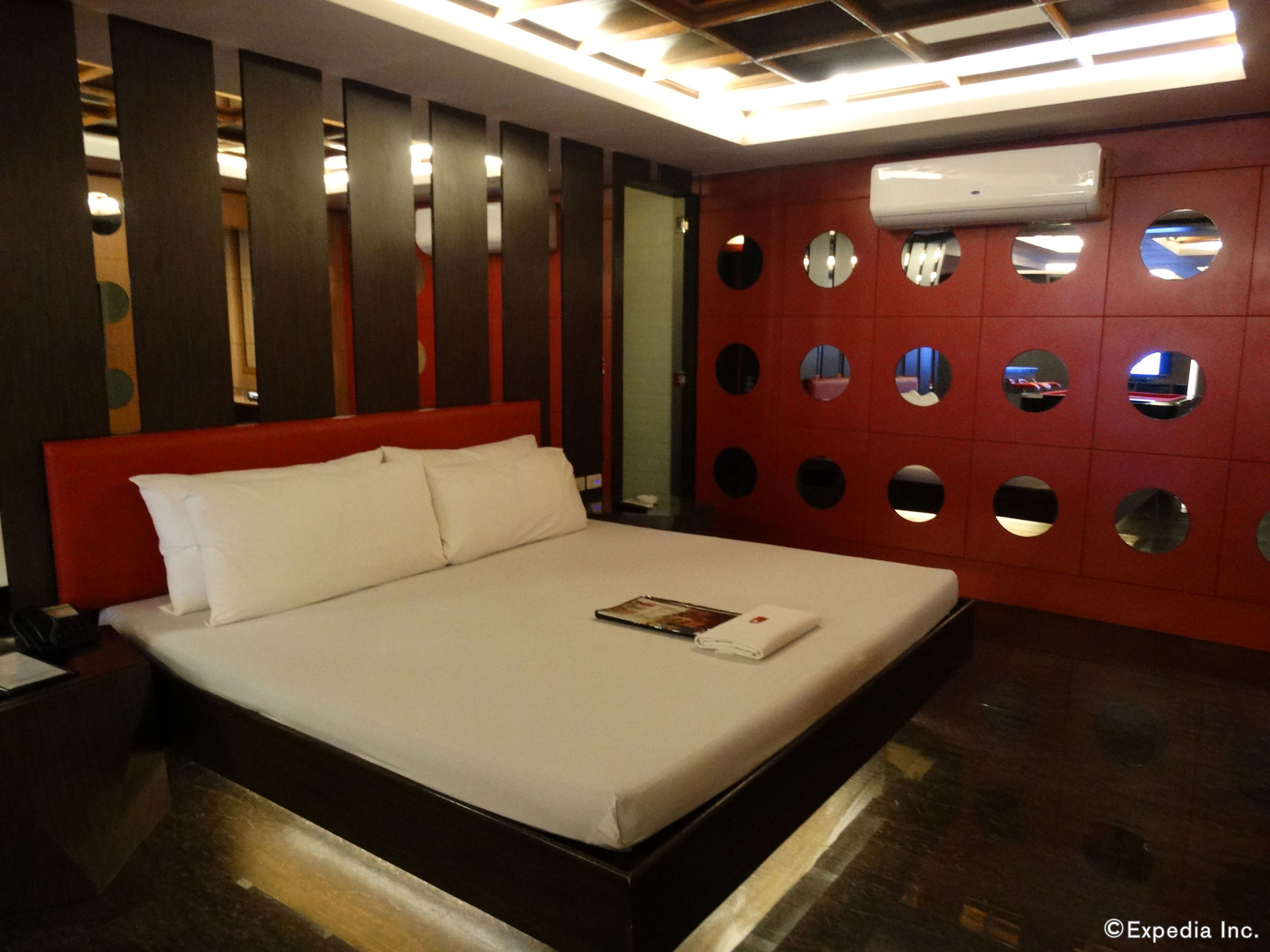 Victoria Court Cuneta Motorist Lodge