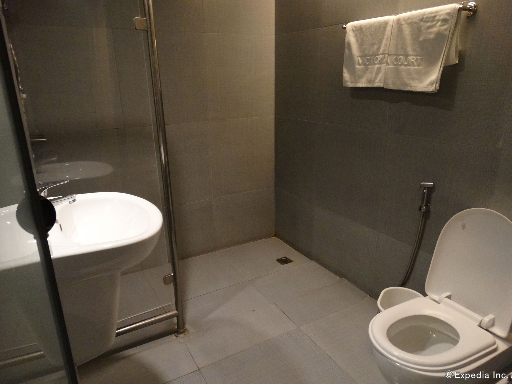 Victoria Court Cuneta Motorist Lodge