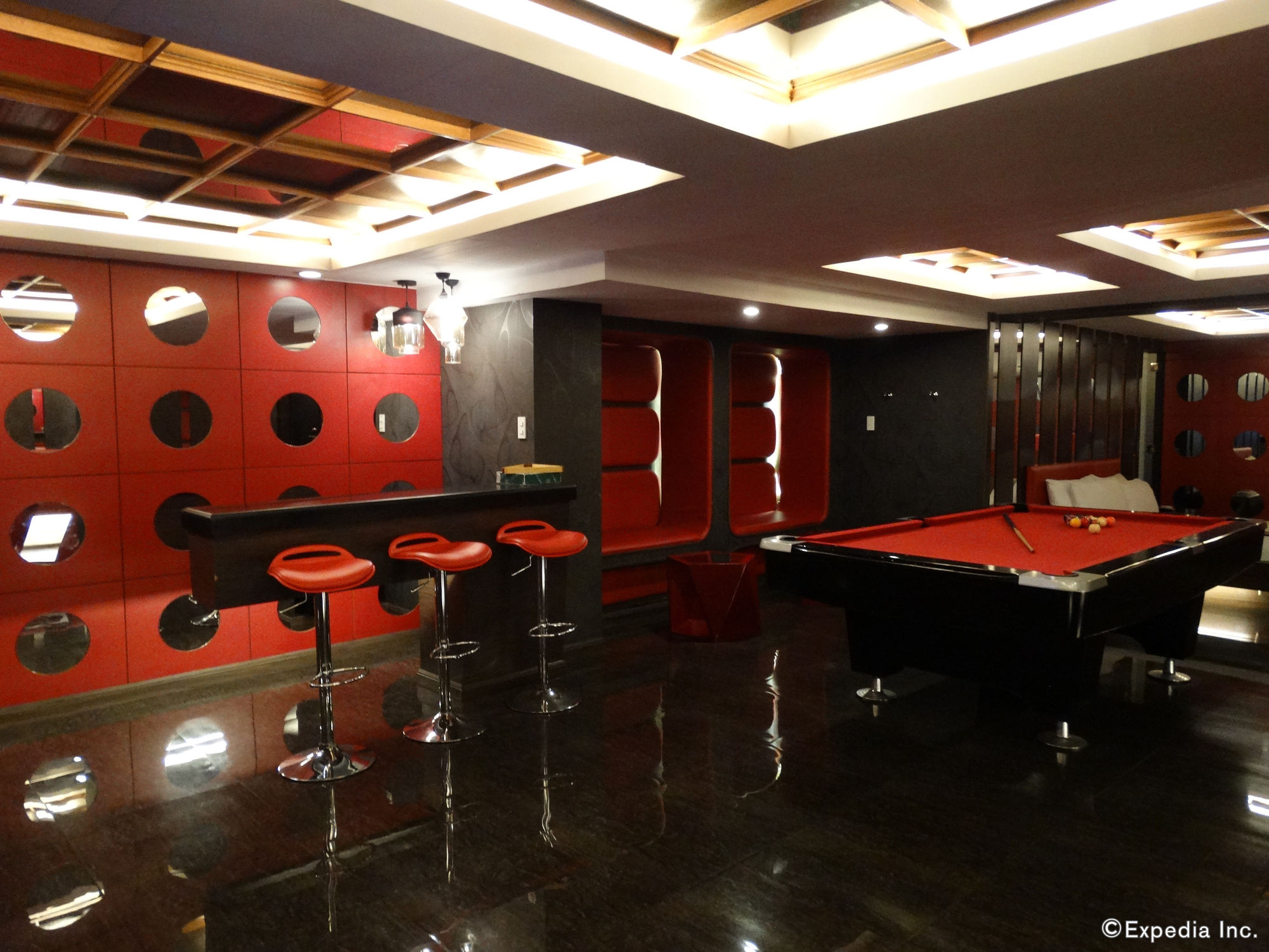 Victoria Court Cuneta Motorist Lodge