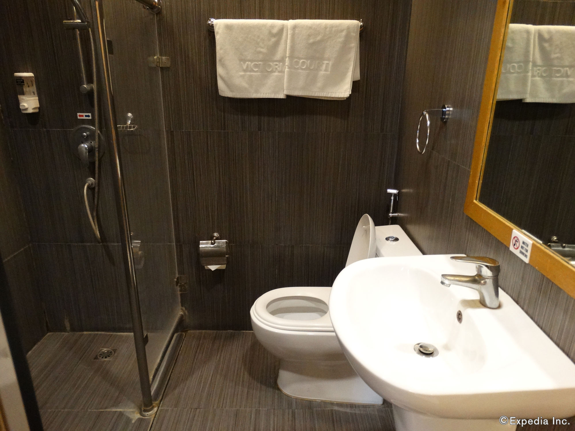 Victoria Court Cuneta Motorist Lodge