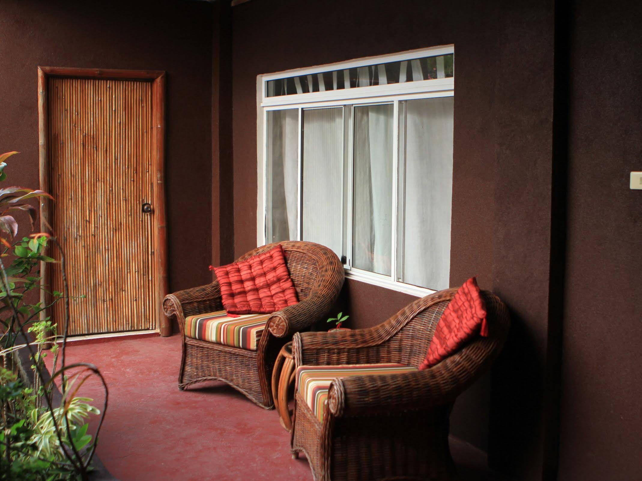 Bahay Isla Lodge