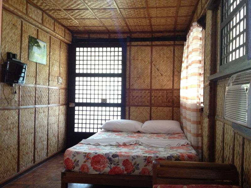 Bamboo House Beach Lodge & Restaurant
