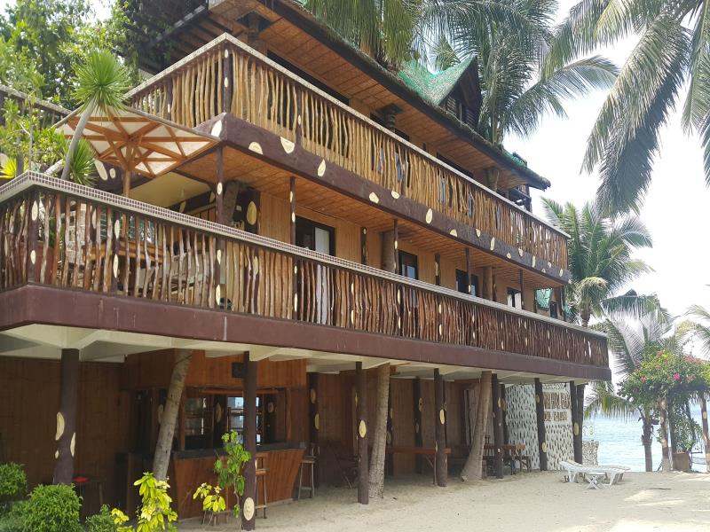 Bamboo House Beach Lodge & Restaurant