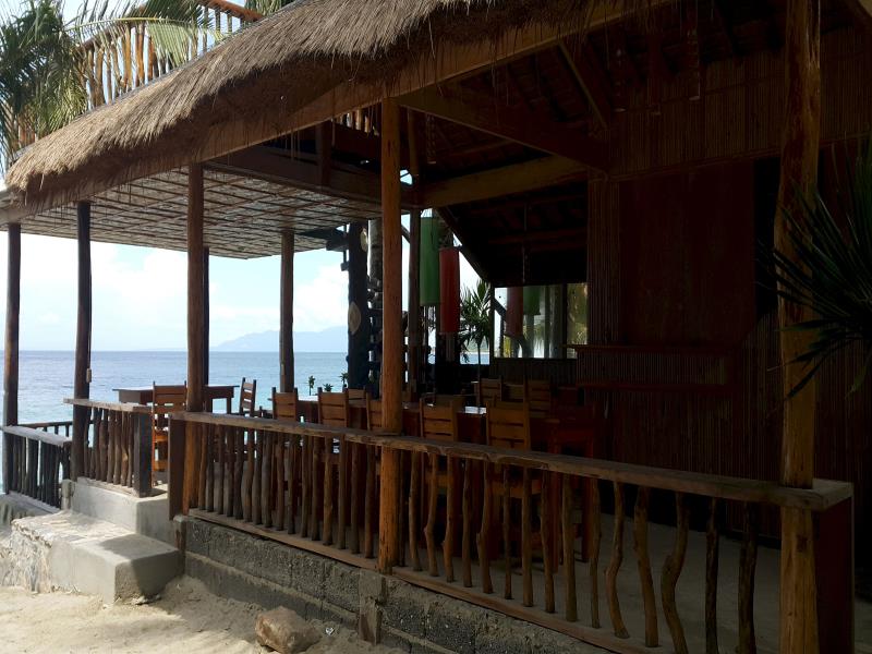 Bamboo House Beach Lodge & Restaurant