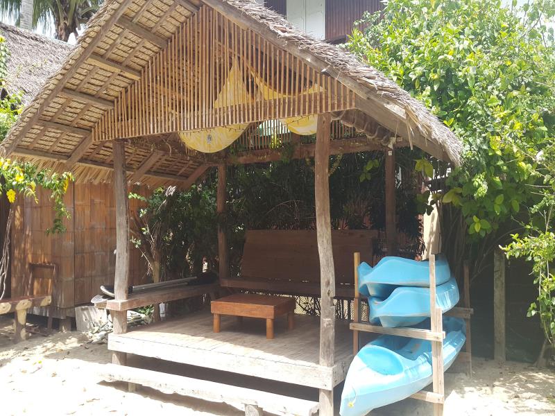 Bamboo House Beach Lodge & Restaurant