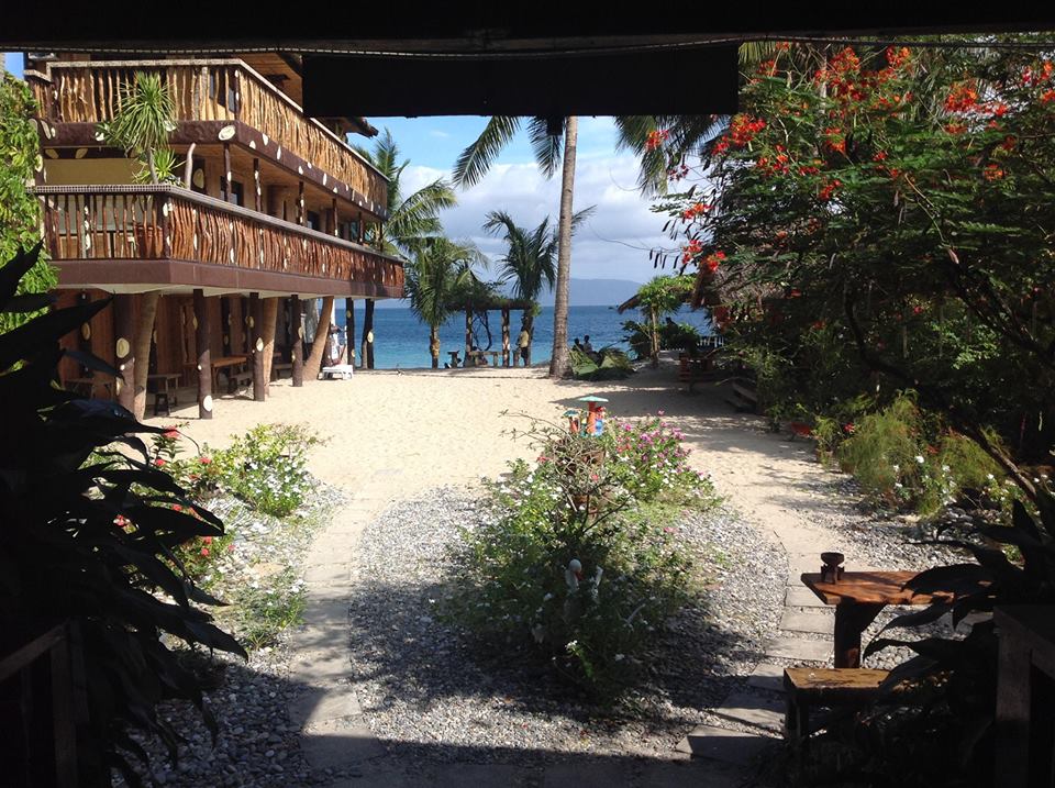 Bamboo House Beach Lodge & Restaurant