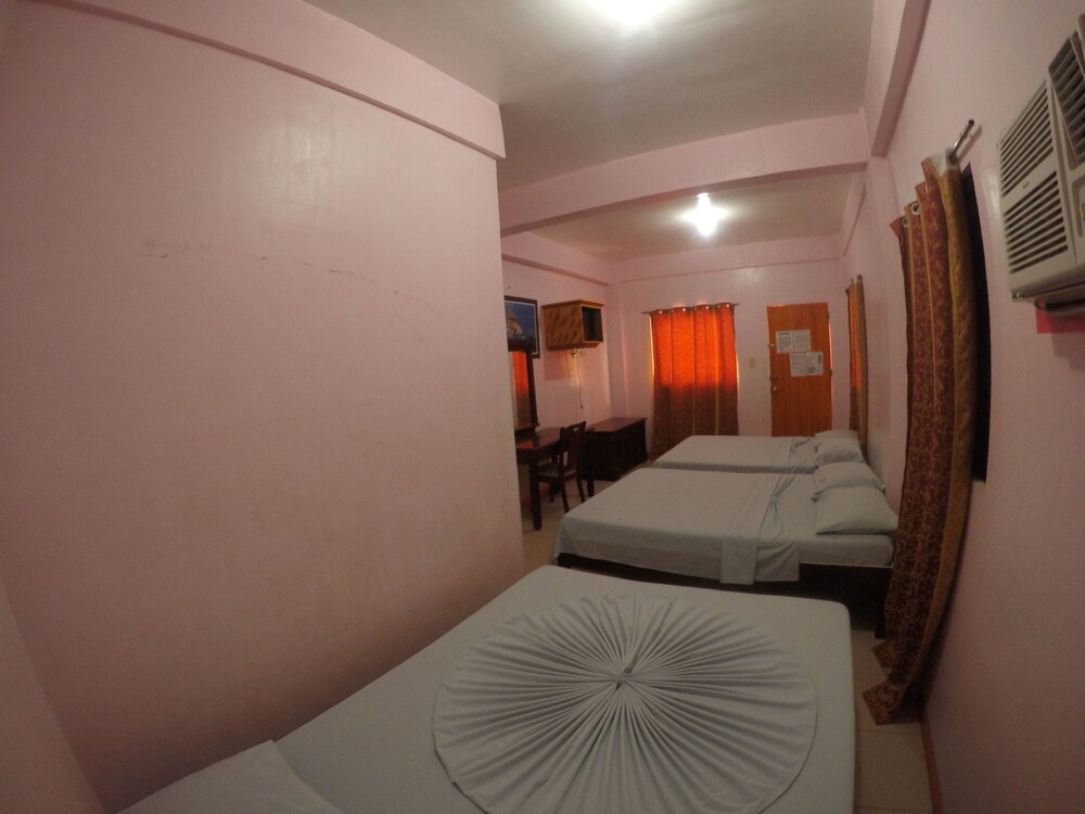Buena Lynne's Resort Annex