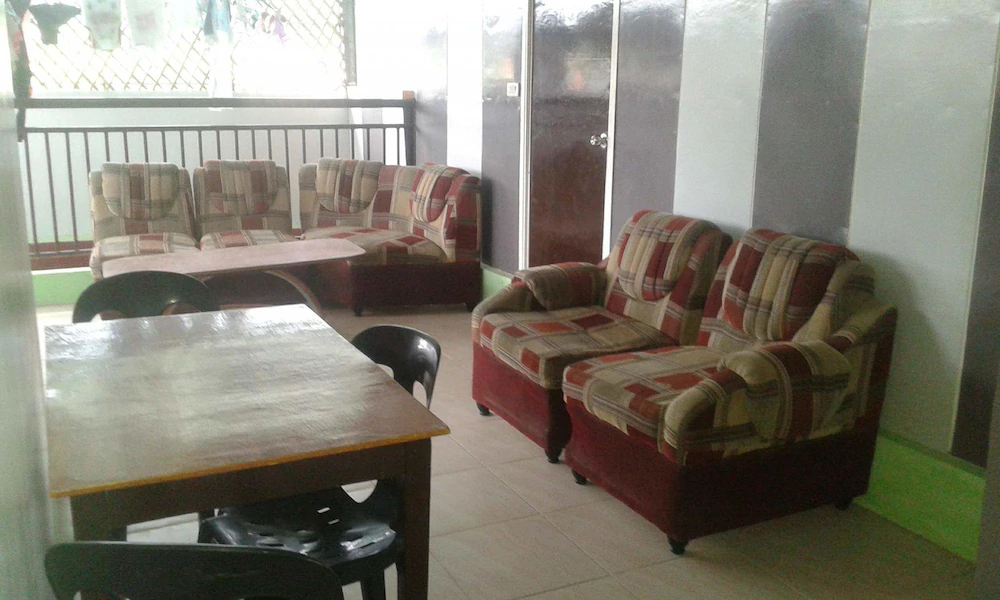 Buena Lynne's Resort Annex