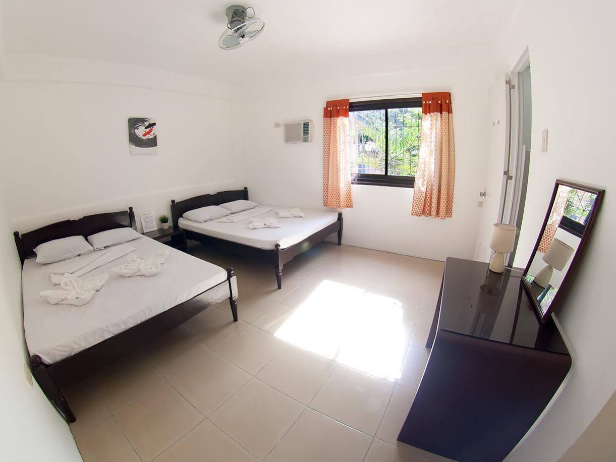 DeLuna Hotel and Diving Resort