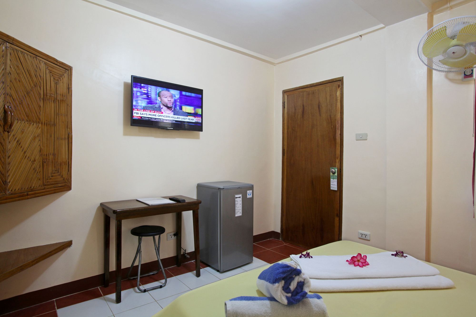 El Galleon Beach Resort