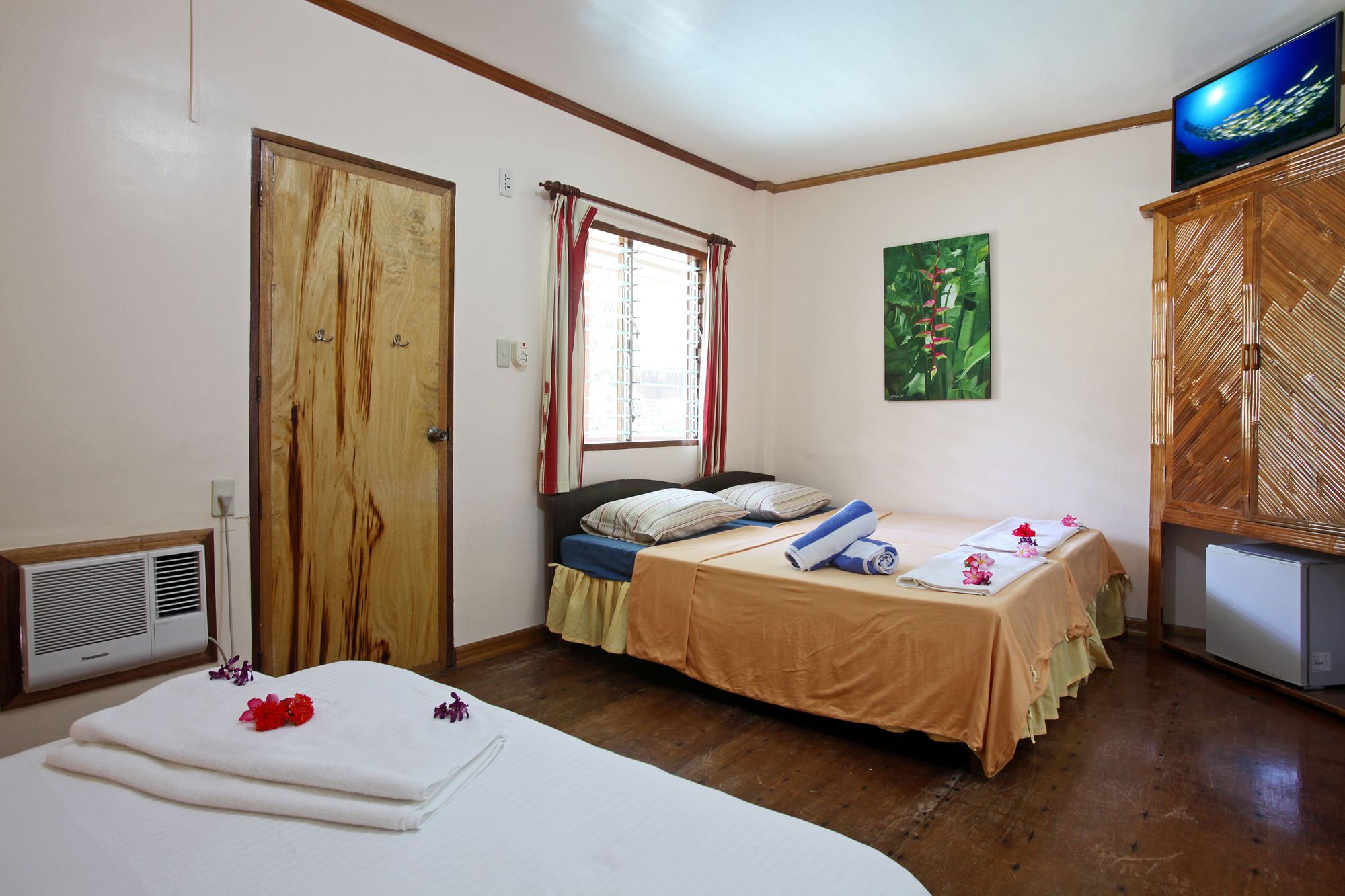 El Galleon Beach Resort