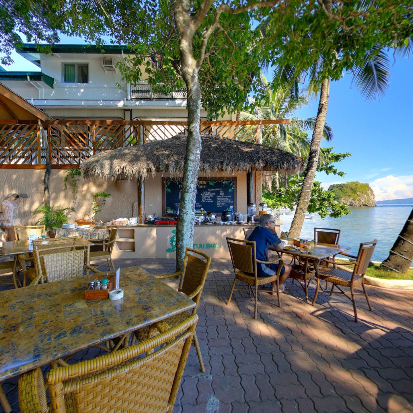 El Galleon Beach Resort