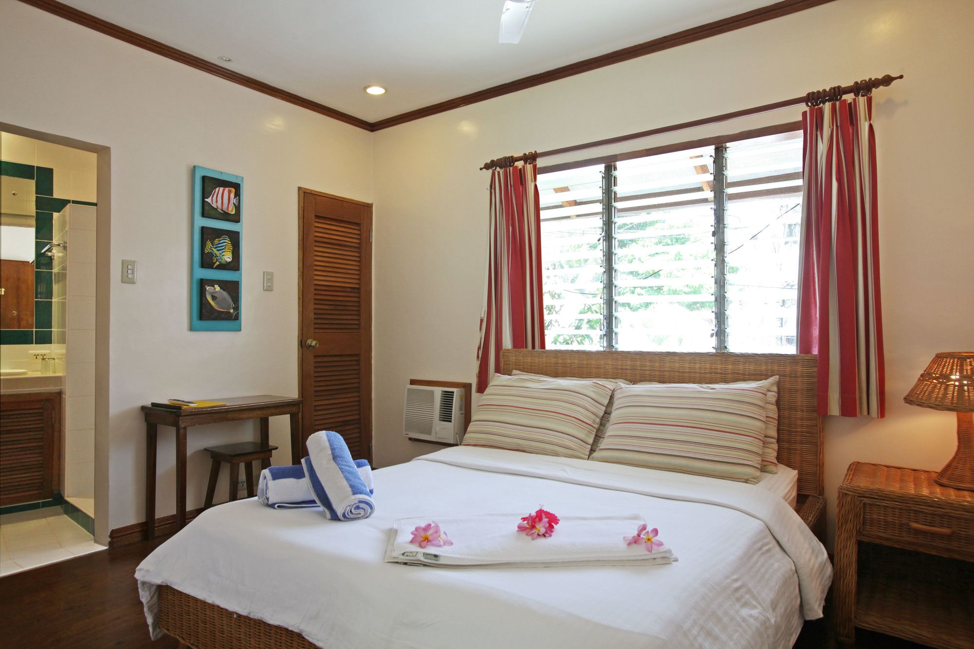 El Galleon Beach Resort