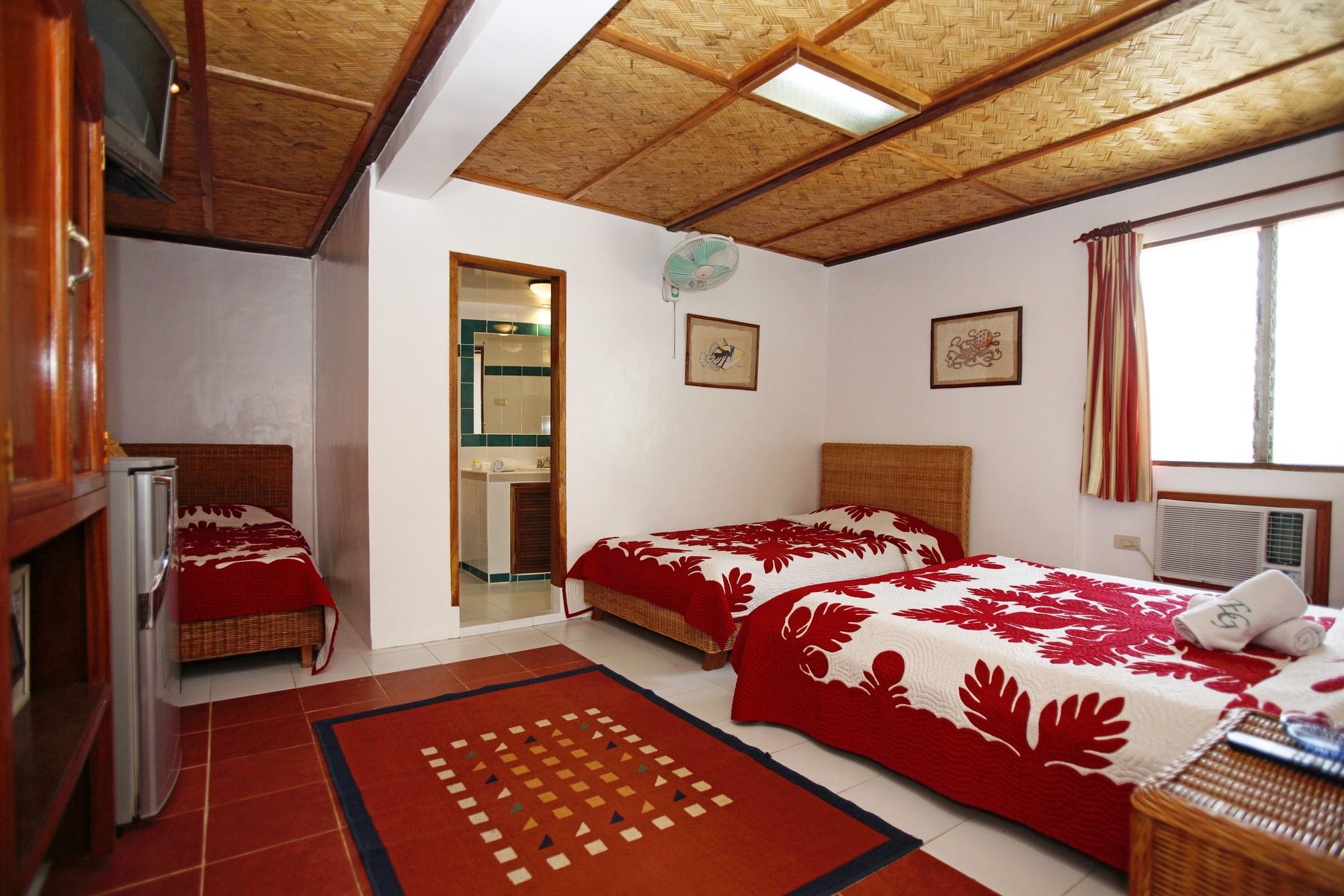 El Galleon Beach Resort
