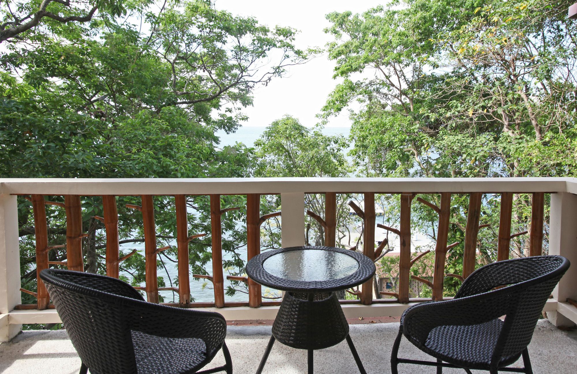 El Galleon Beach Resort