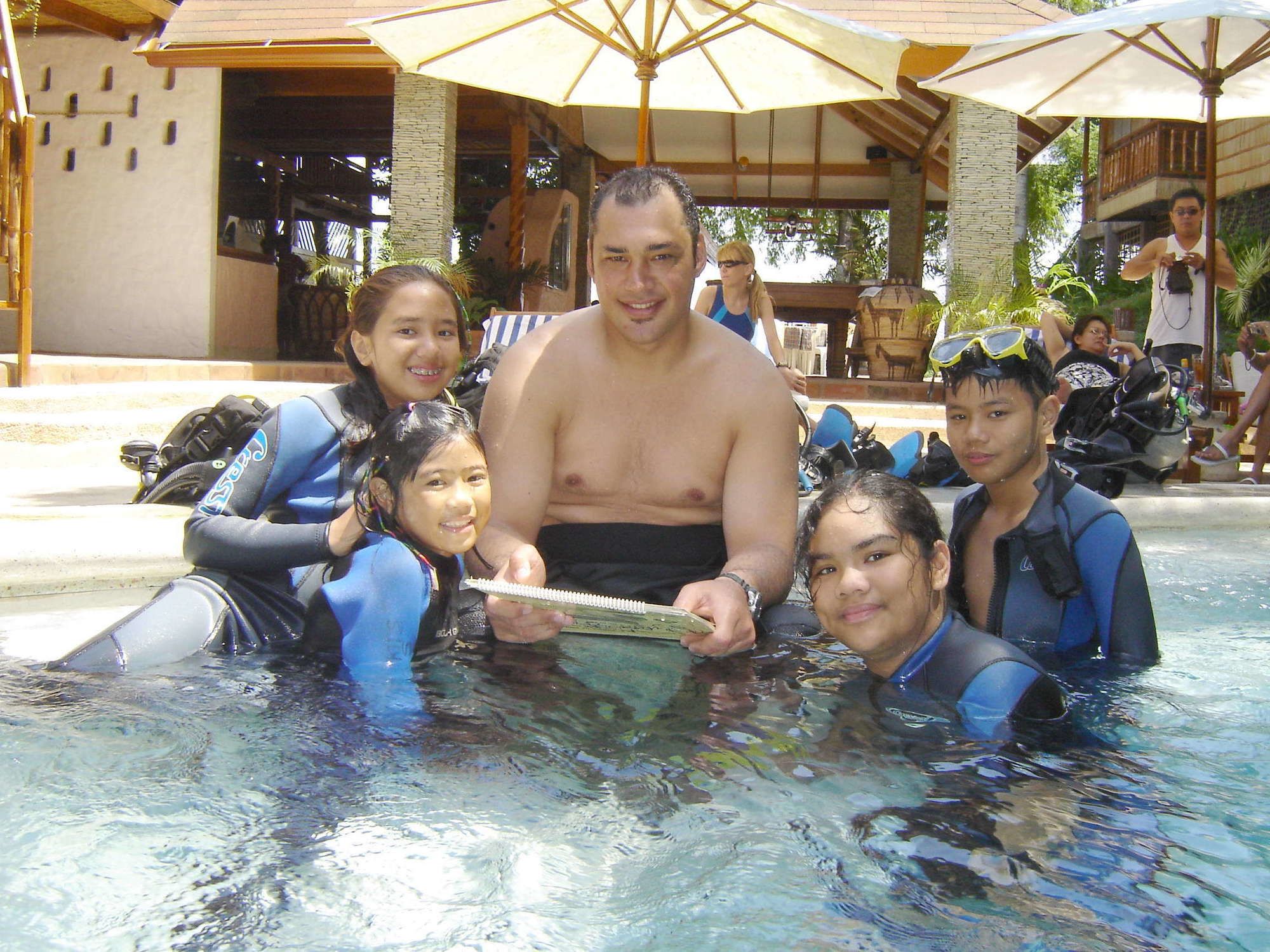 El Galleon Beach Resort