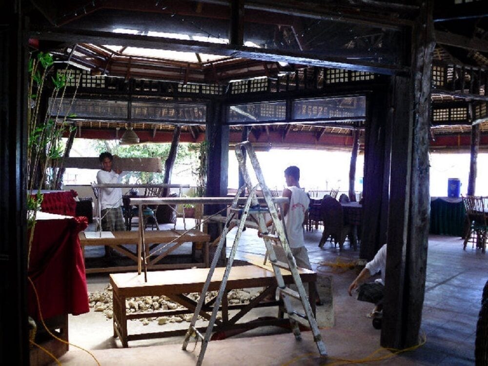 Elizabeth's Hideaway Hotel & Restaurant