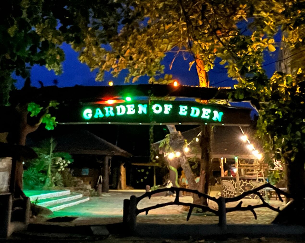 Garden of Eden Dive Resort