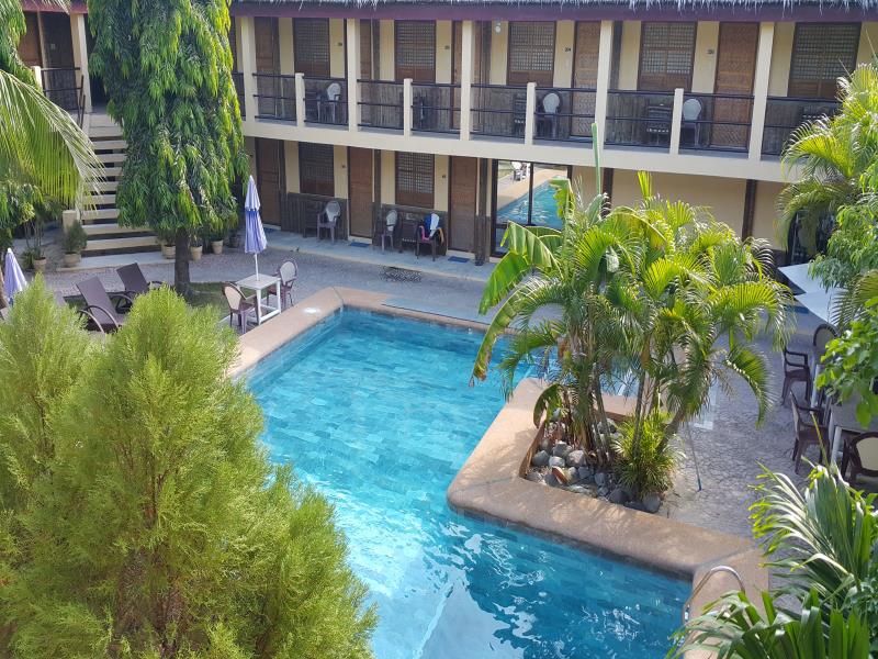La Laguna Beach Club & Dive Centre