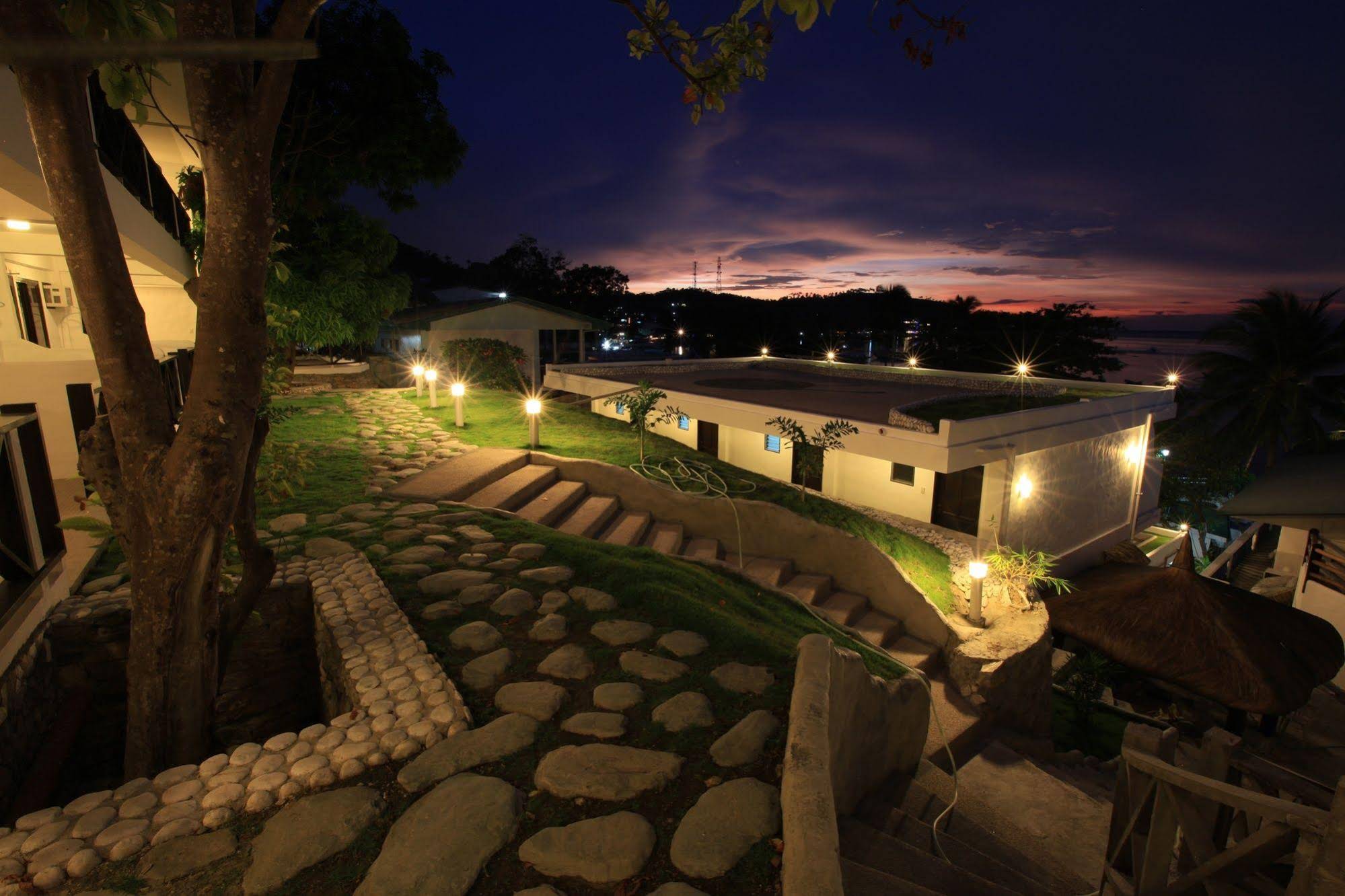 Paradise Resort & Dive Center