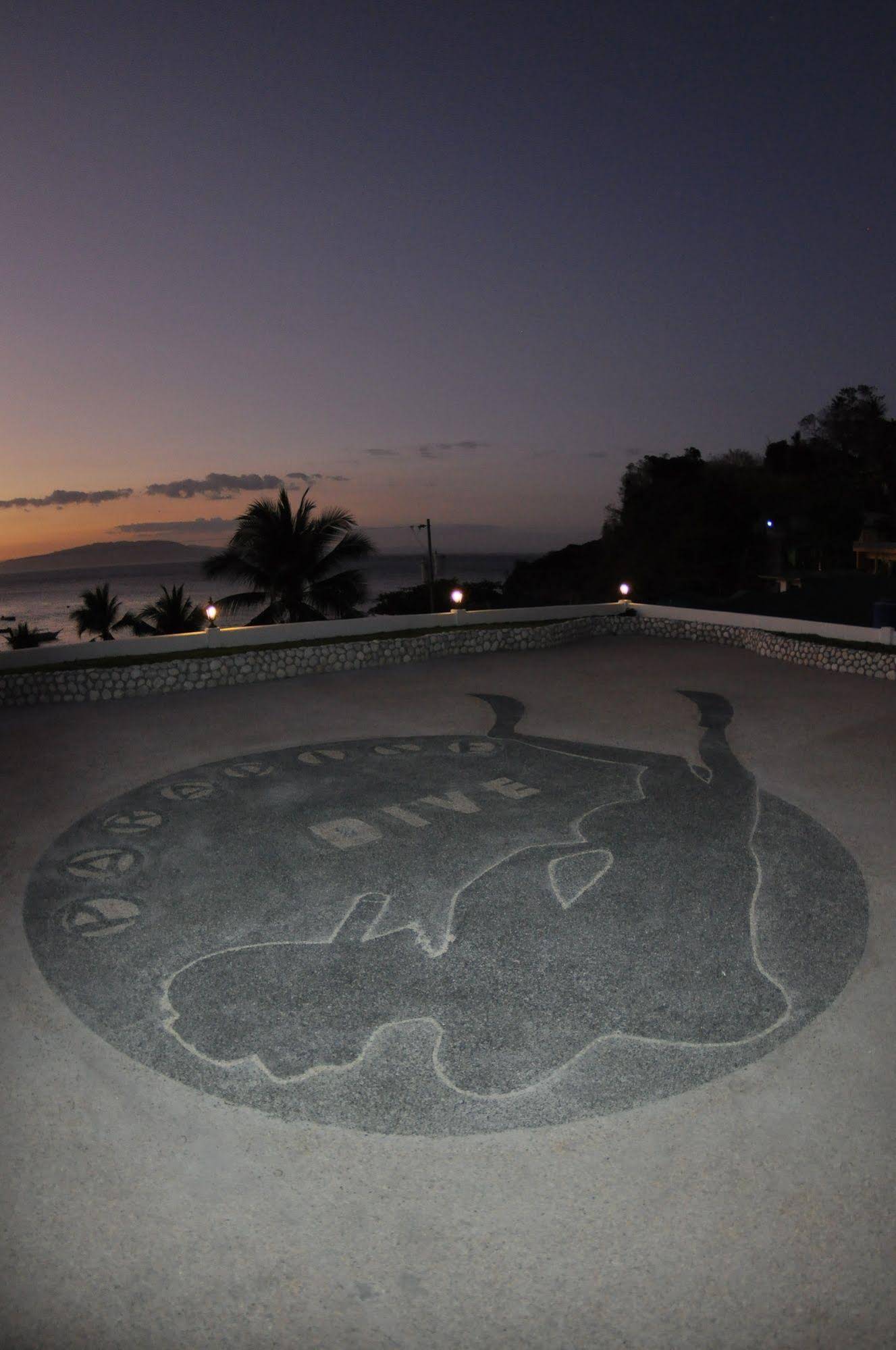 Paradise Resort & Dive Center