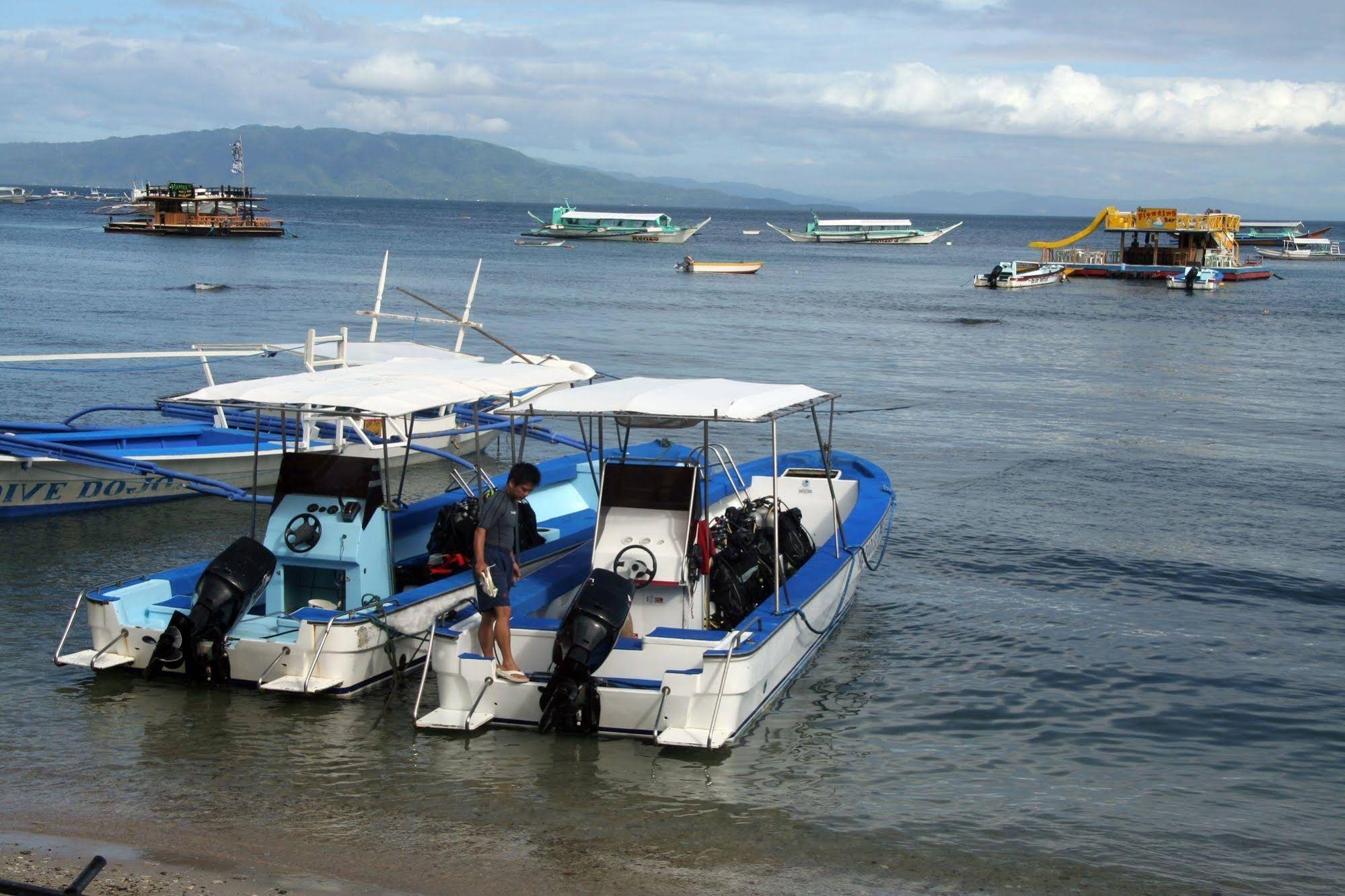 Paradise Resort & Dive Center
