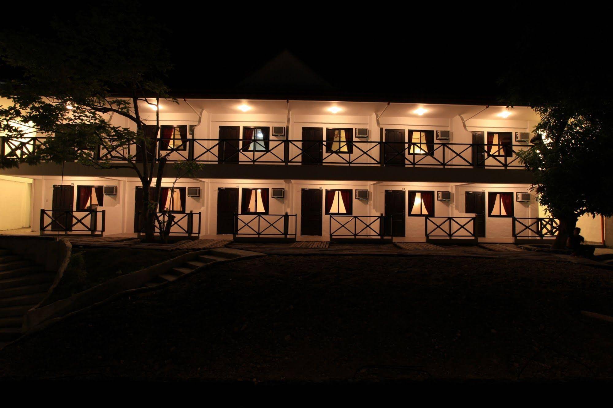 Paradise Resort & Dive Center