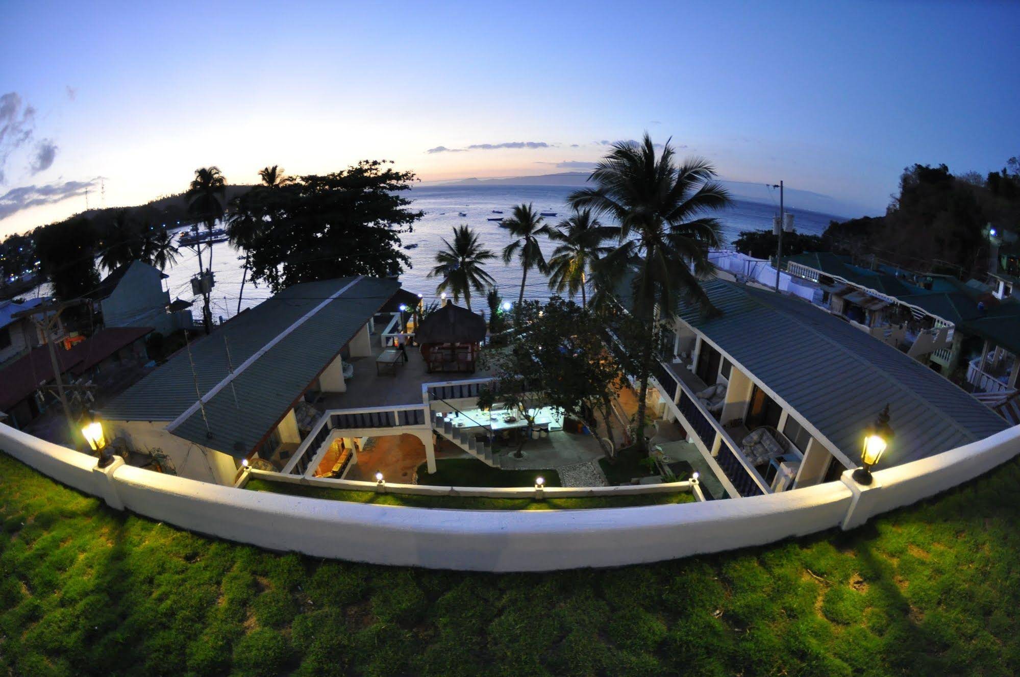 Paradise Resort & Dive Center
