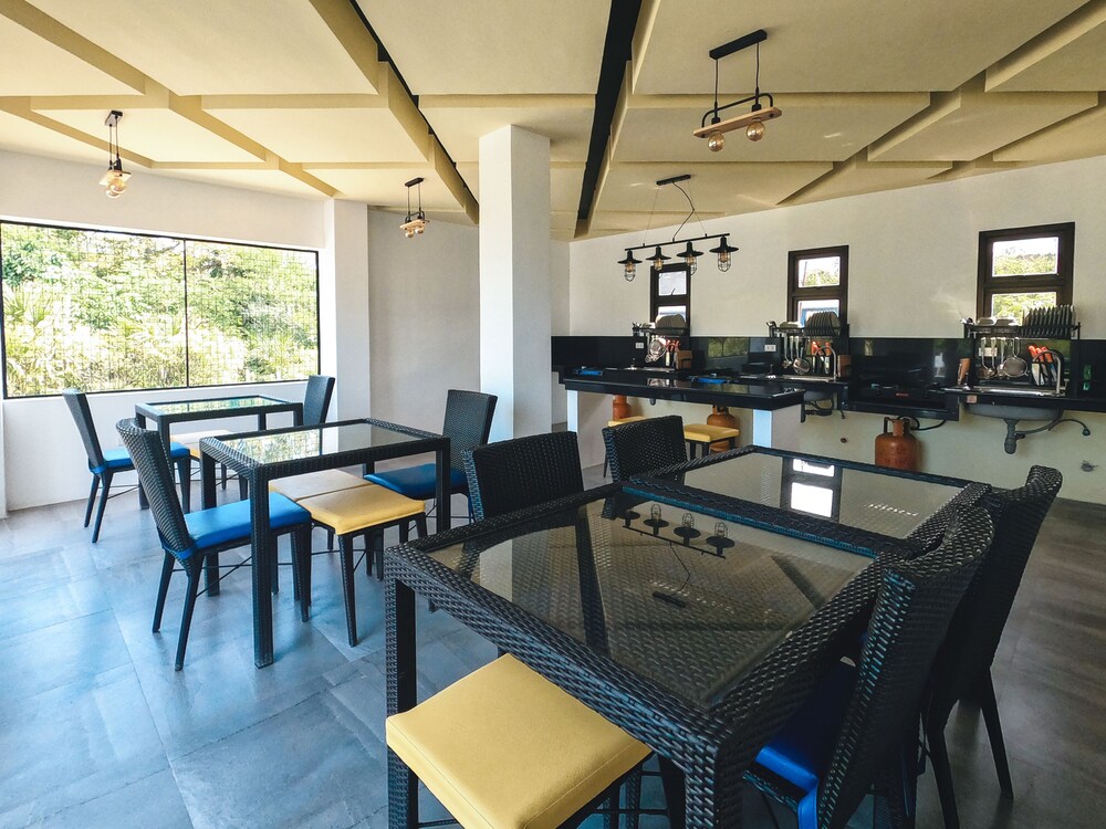 Rold and Roub Suite by Cocotel
