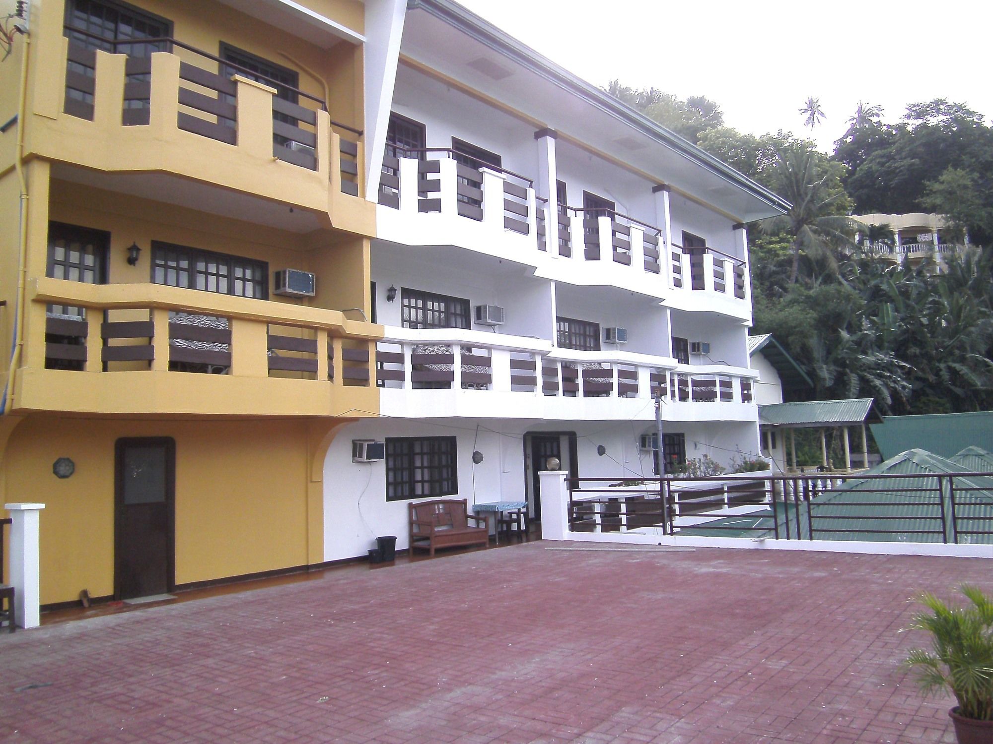 Seashore Beach Resort Bar & Restaurant