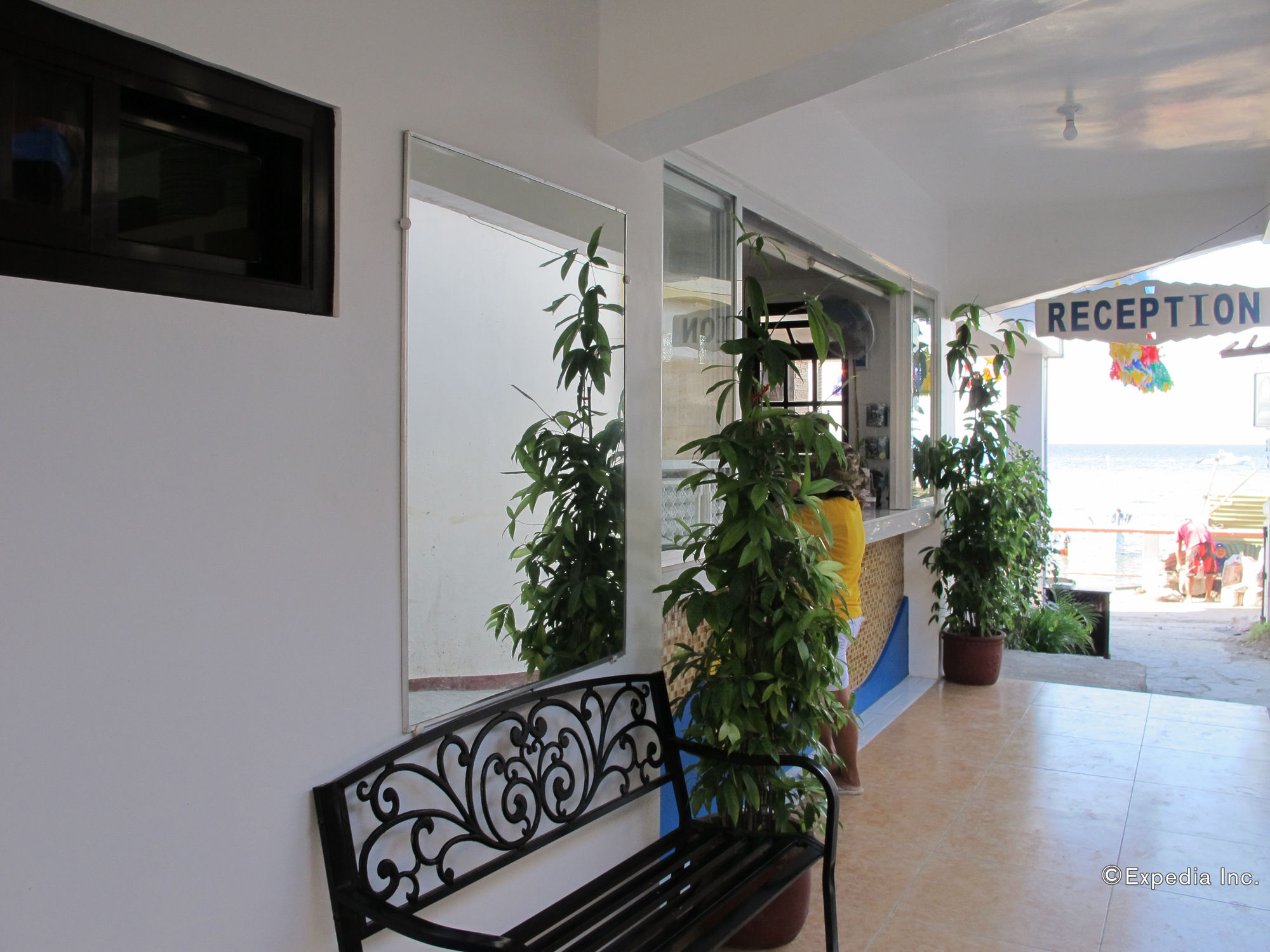 Seashore Beach Resort Bar & Restaurant