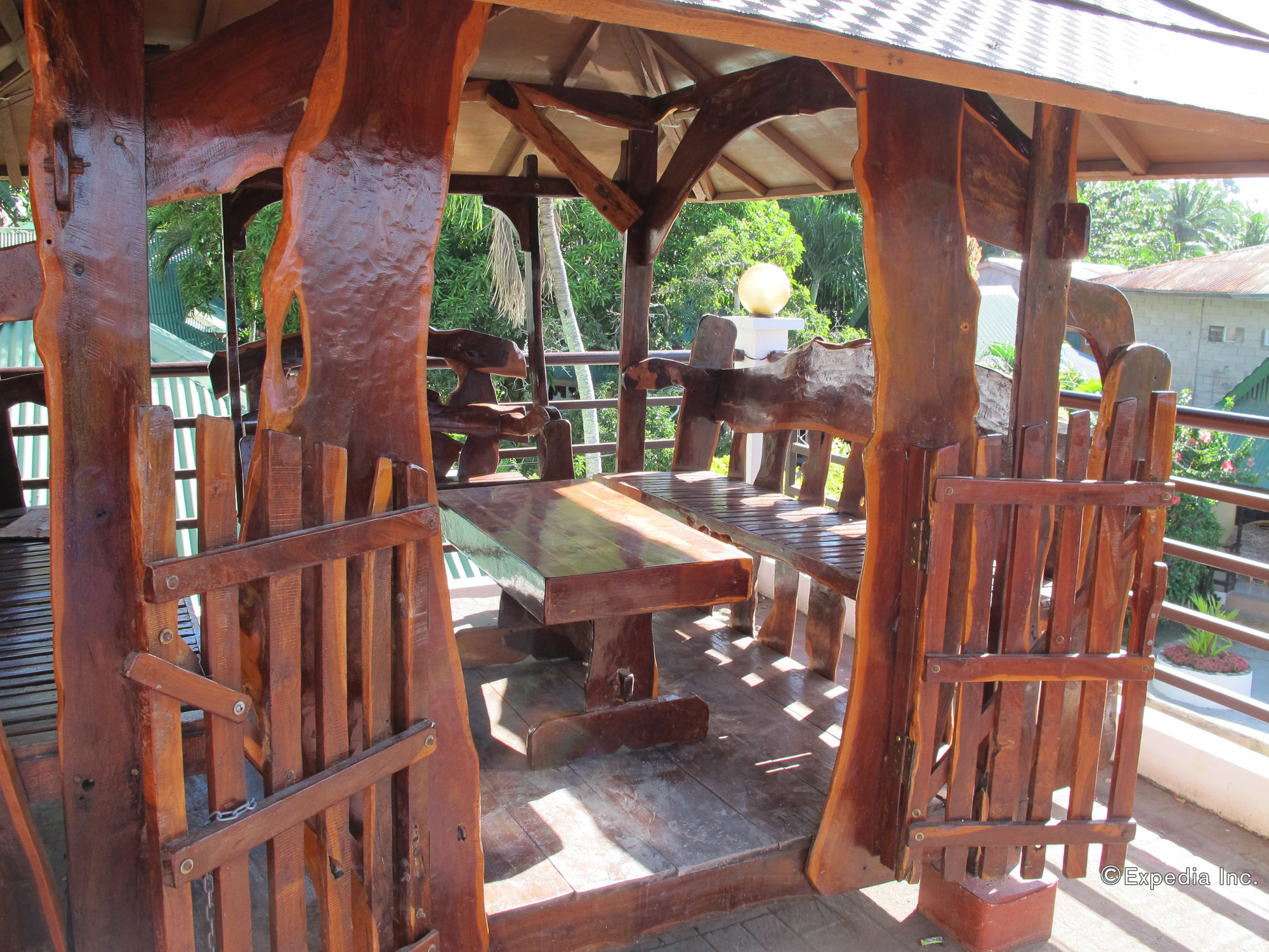 Seashore Beach Resort Bar & Restaurant