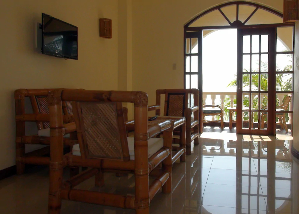 Squares Cafe and Apartments