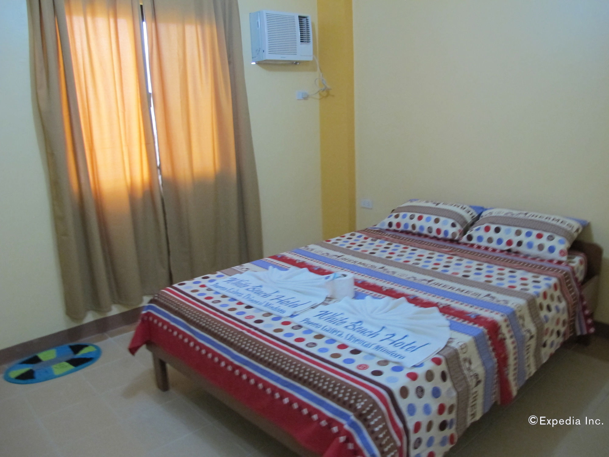 White Beach Hotel