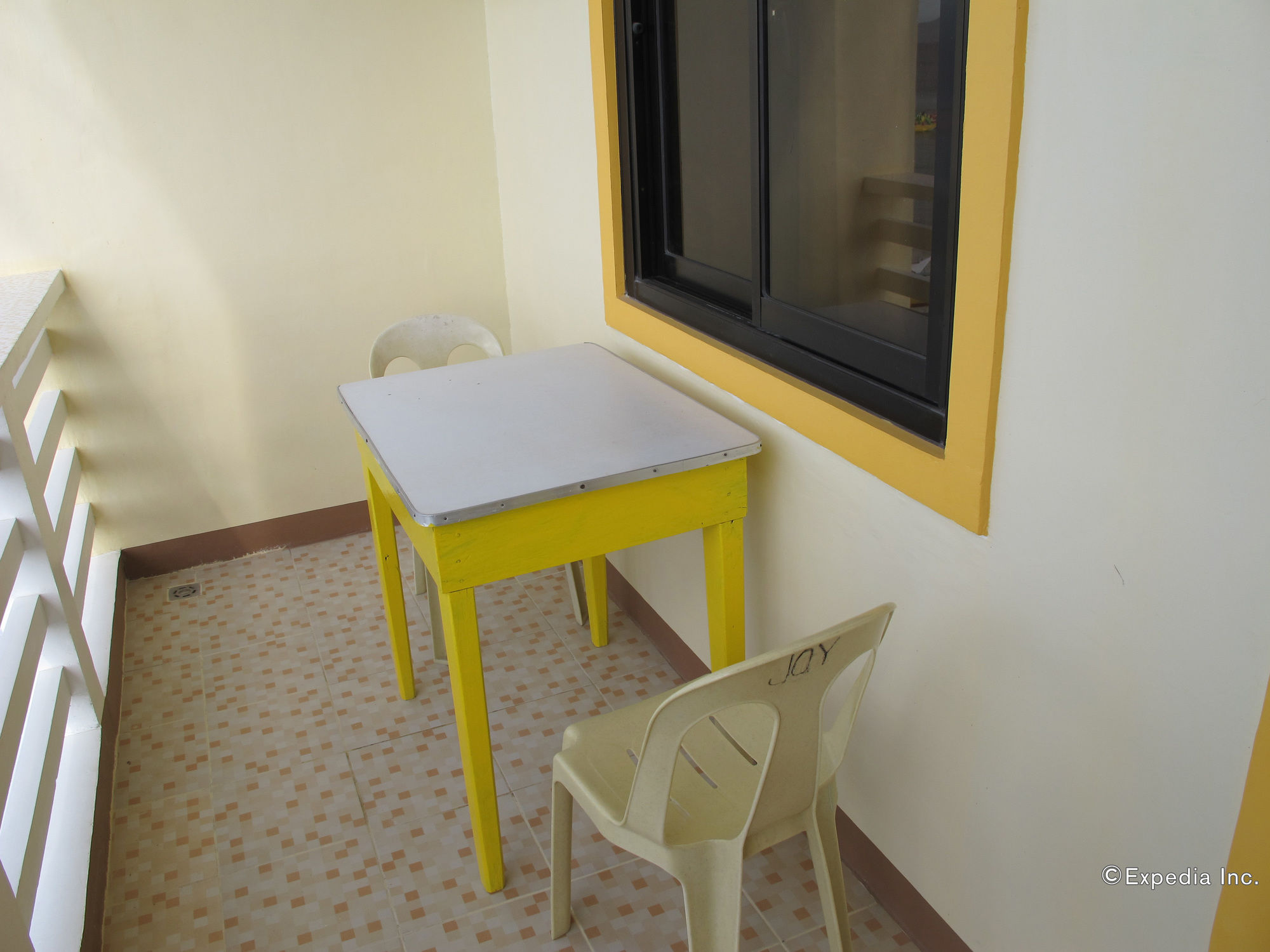 White Beach Hotel