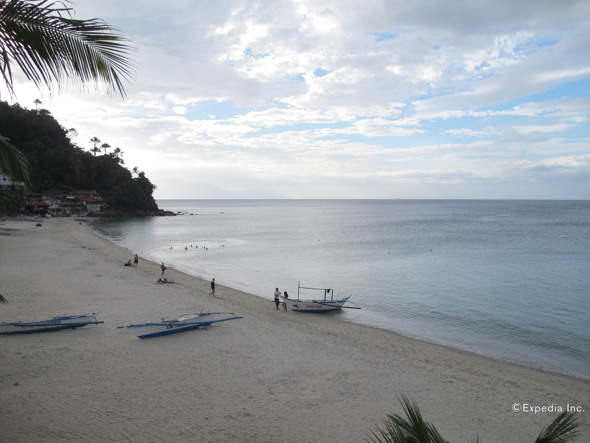 White Beach Hotel