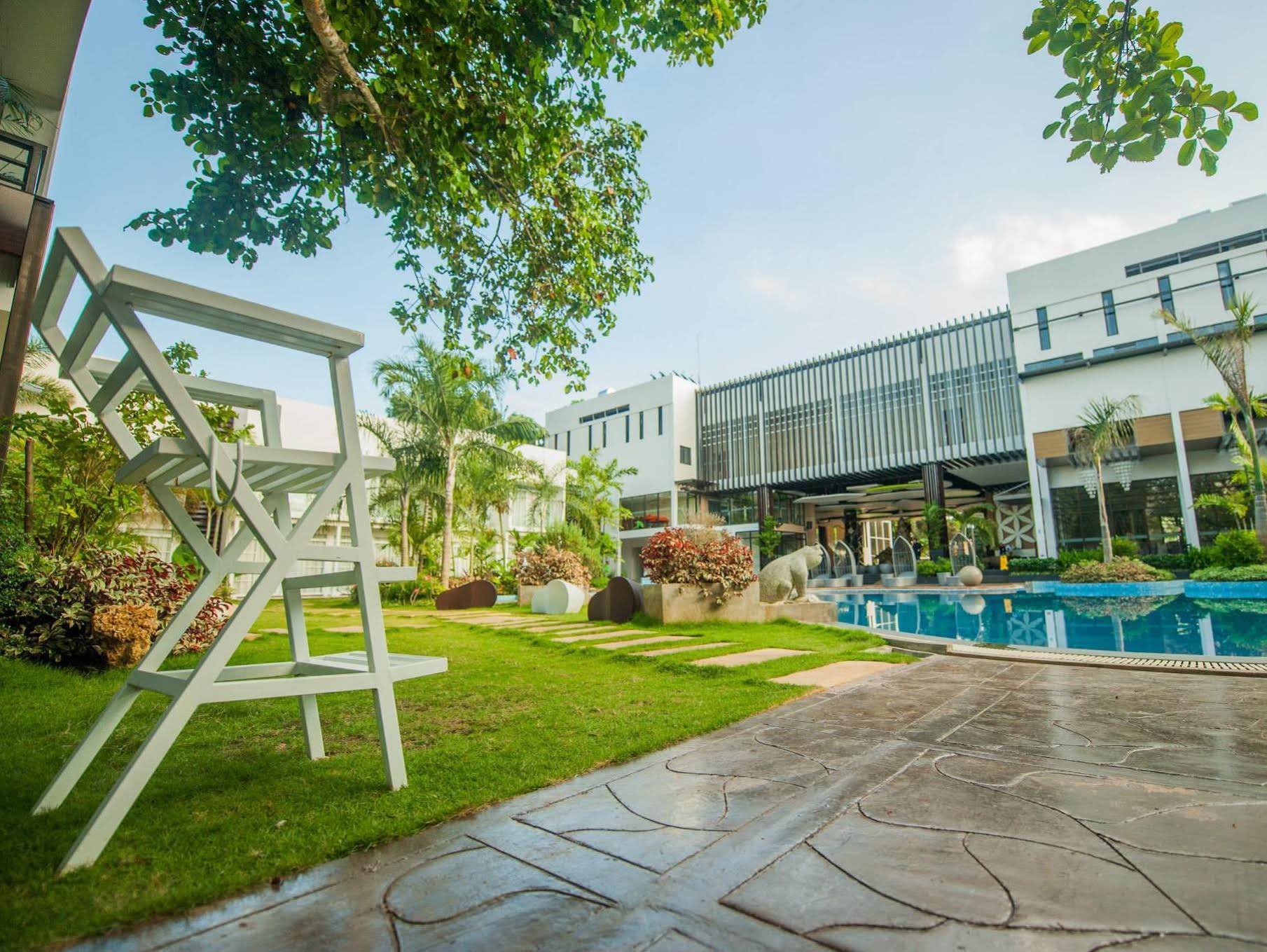 Aziza Paradise Hotel
