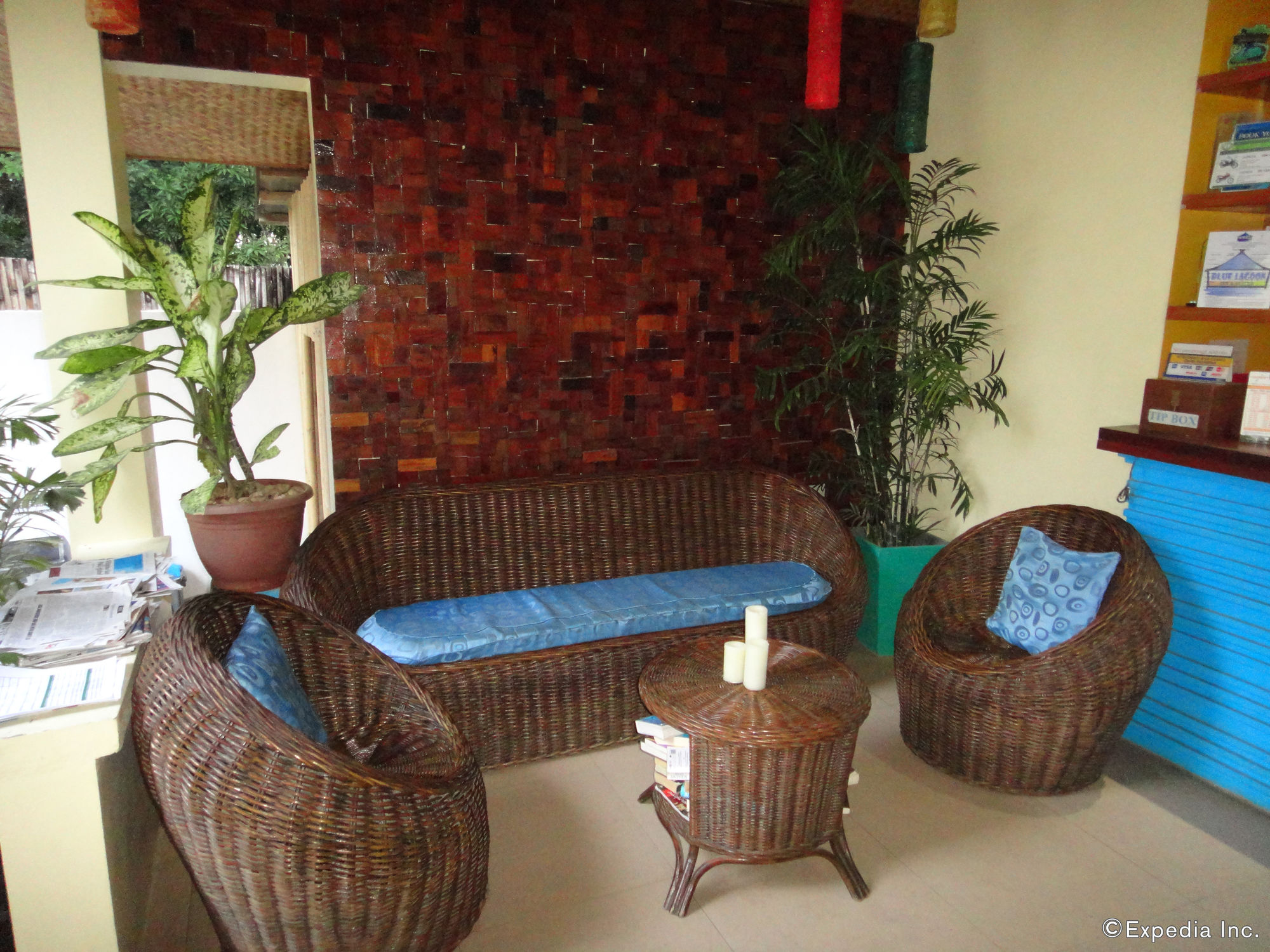 Blue Lagoon Inn & Suites