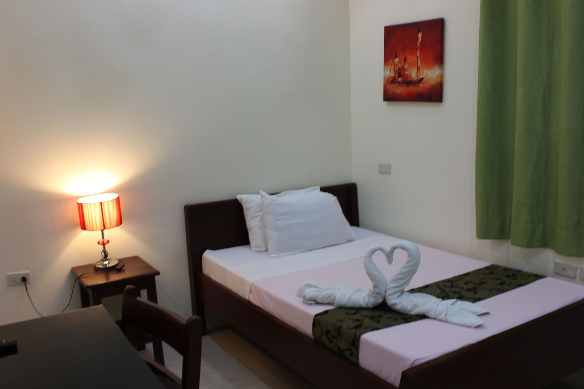 Blue Lagoon Inn & Suites