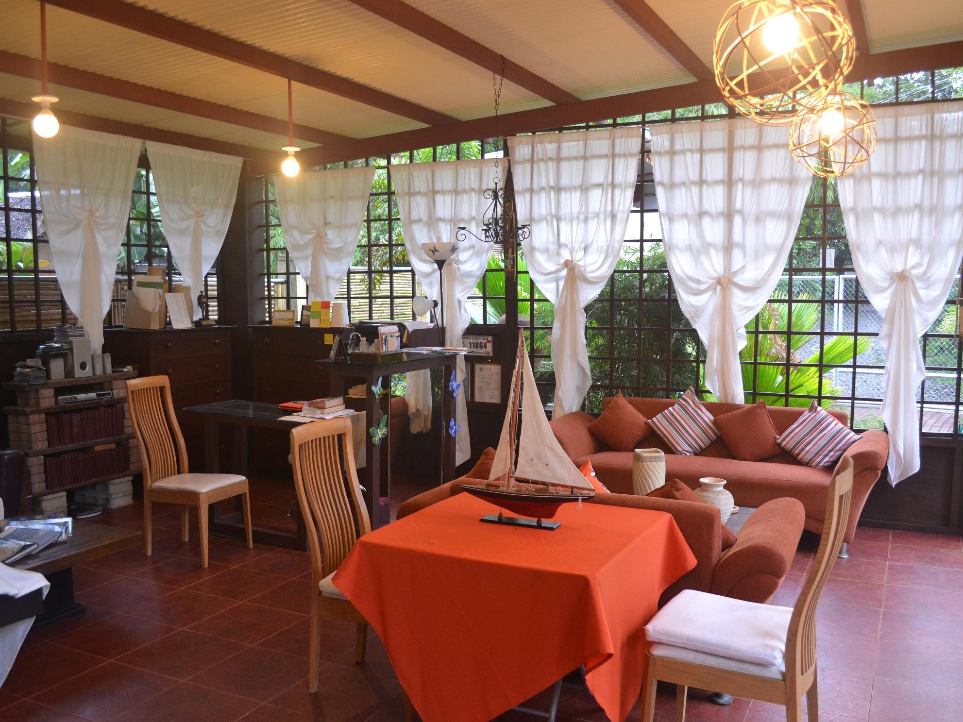 By the Bay Jacana Bed & Breakfast