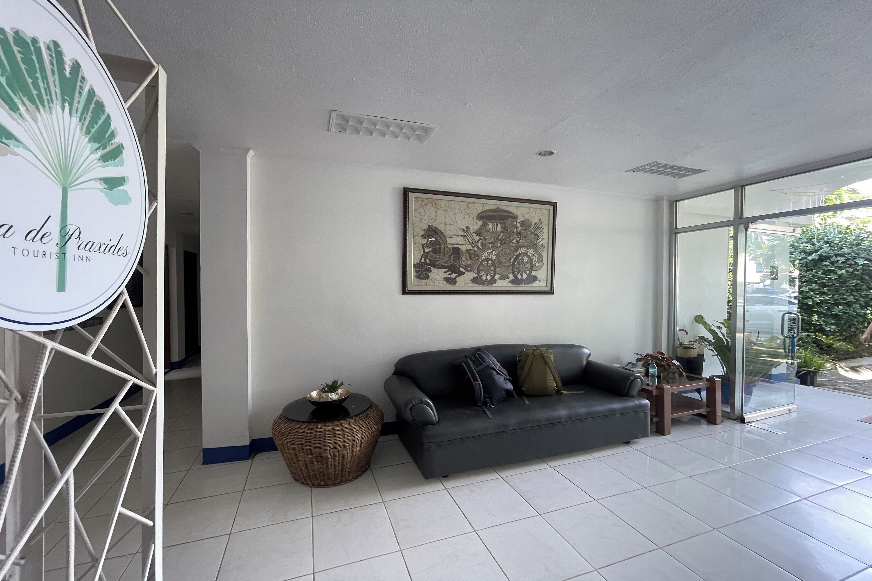 Casa De Praxides Tourist Inn