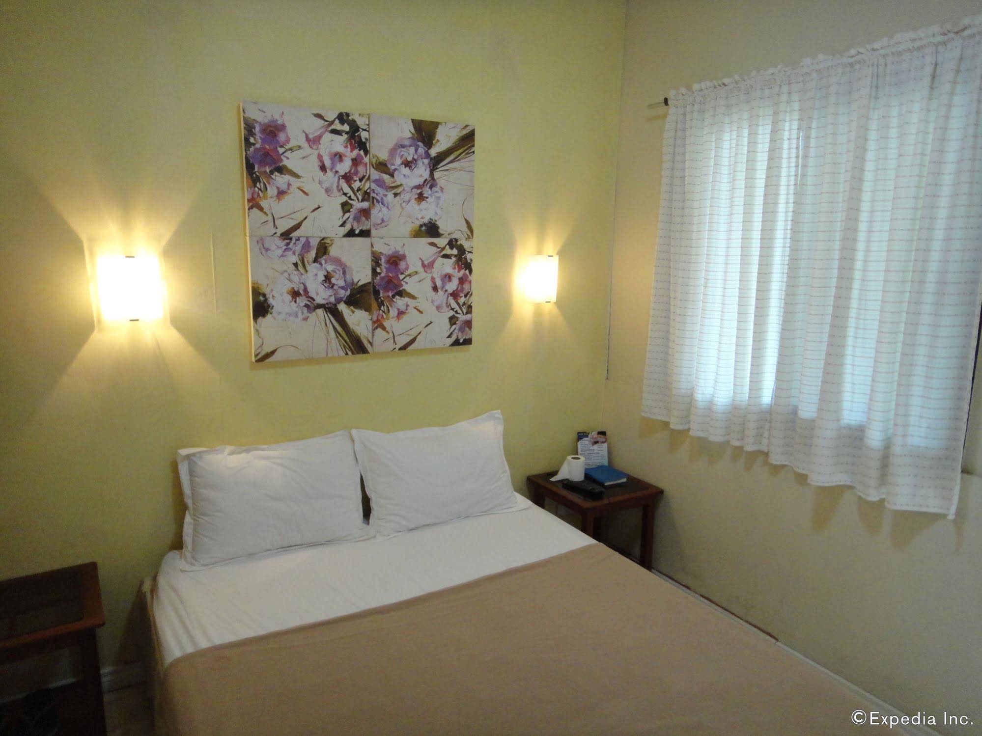 OYO 676 Casa Fuerte Bed and Breakfast