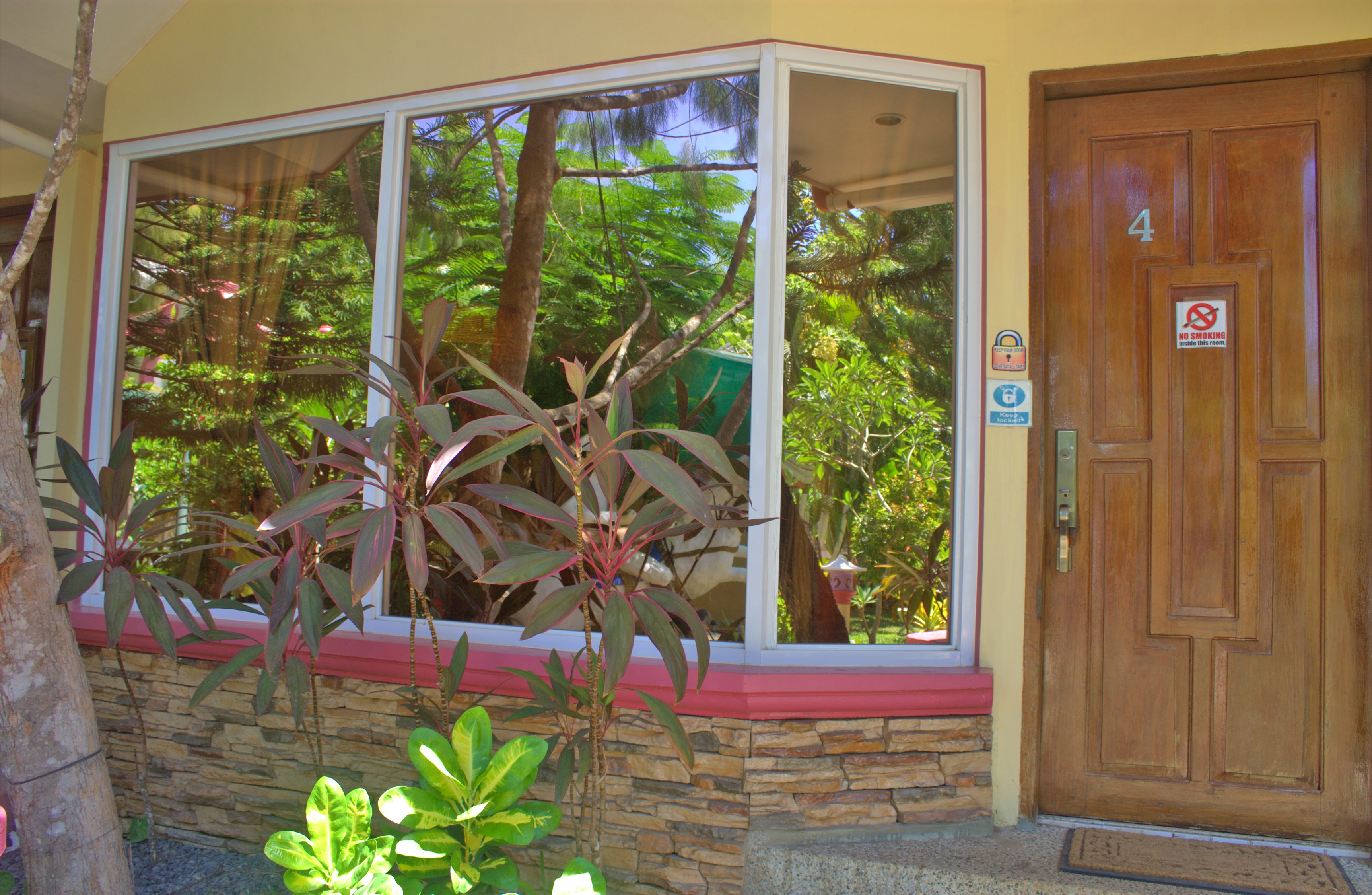 Deep Forest Garden Hotel