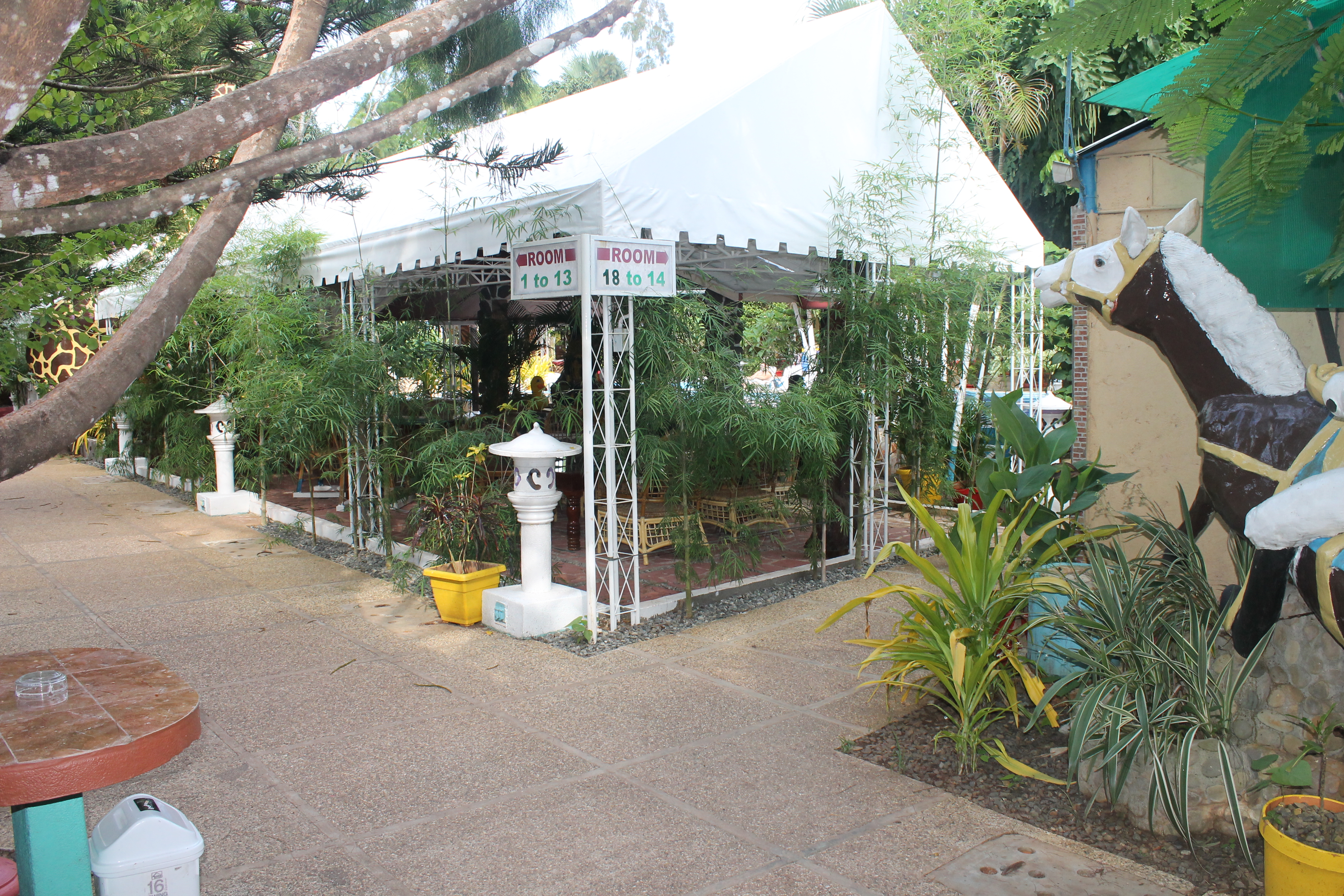 Deep Forest Garden Hotel