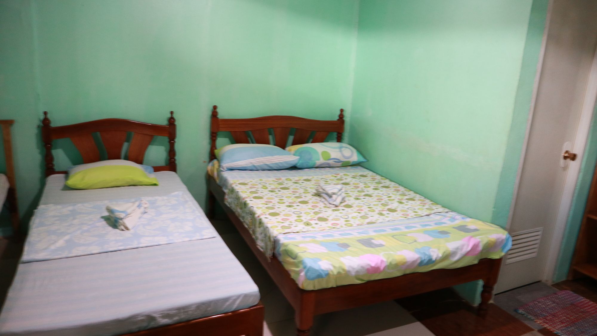 Dhayne Bed And Breakfast Hostel
