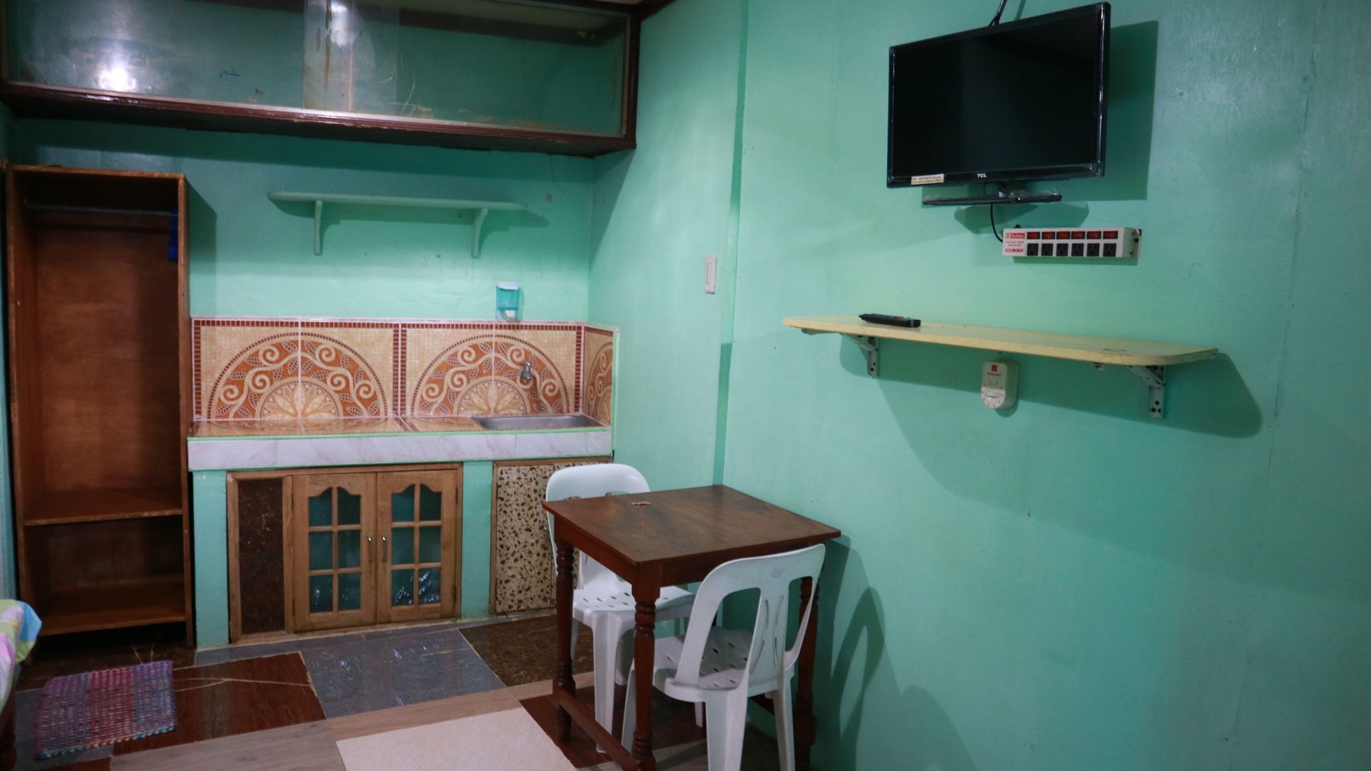 Dhayne Bed And Breakfast Hostel