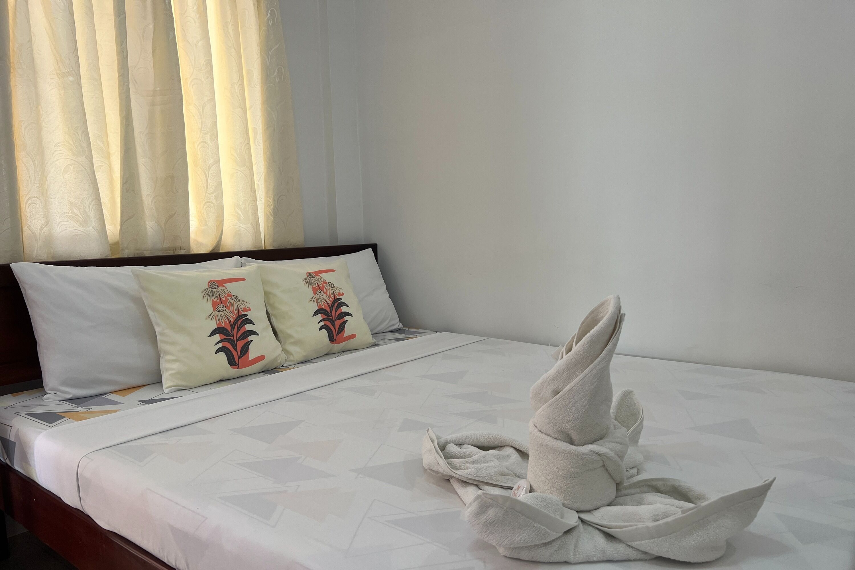 Dinahs Tourist Inn Puerto Princesa